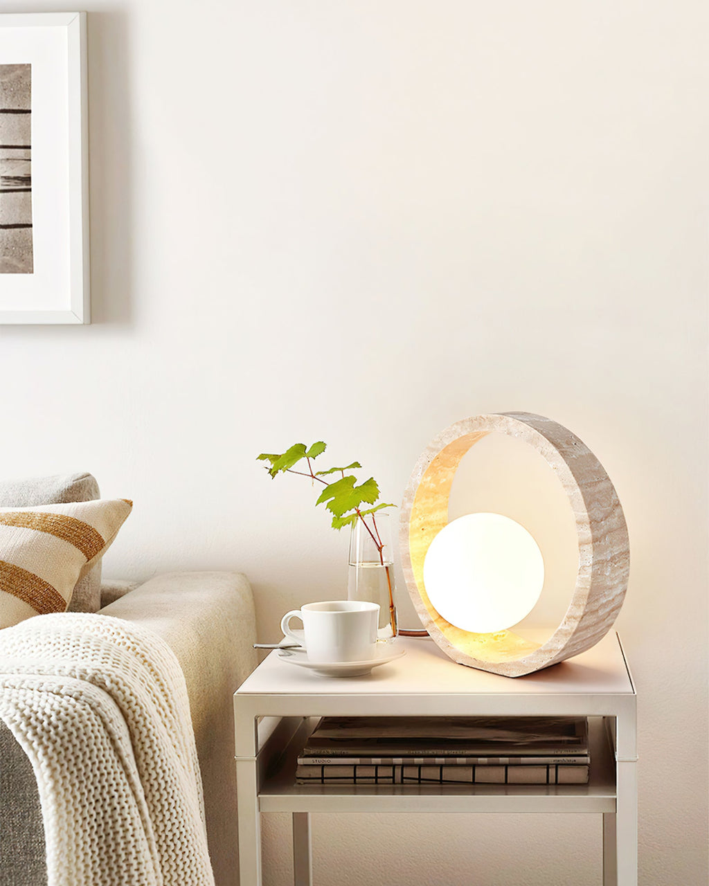 Lampe à poser moderne Hilding en Travertin jaune et blanc