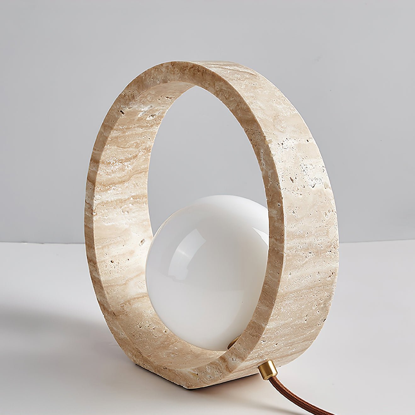 Lampe à poser moderne Hilding en Travertin jaune et blanc