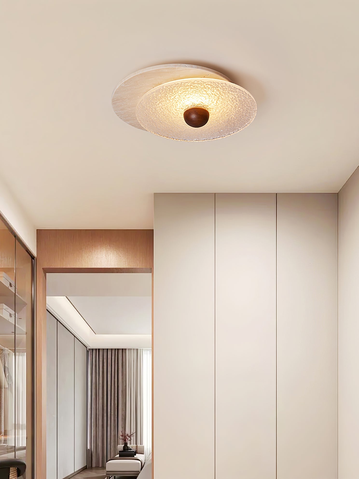 Plafonnier moderne Thorir en Travertin jaune et noyer