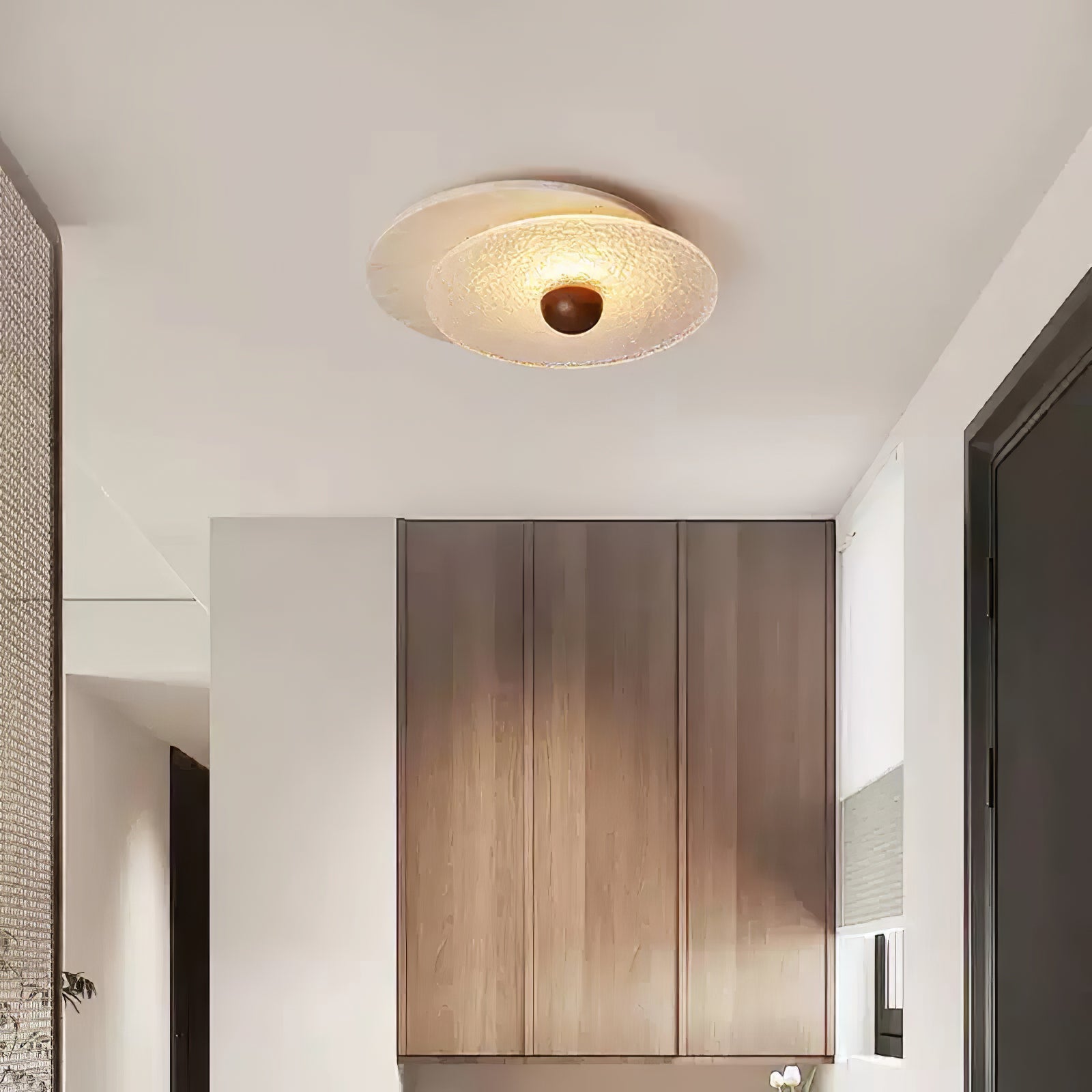Plafonnier moderne Thorir en Travertin jaune et bois