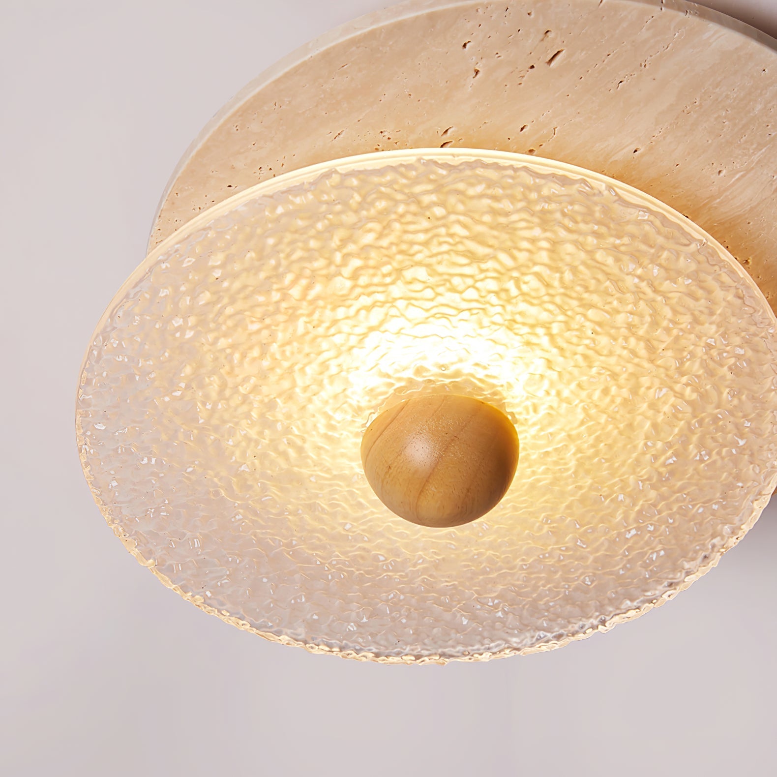 Plafonnier moderne Thorir en Travertin jaune et noyer