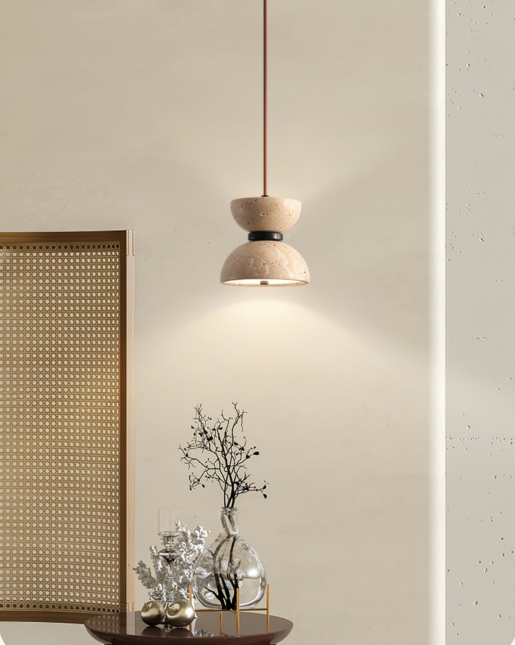 Suspension moderne Arnvard en Travertin jaune