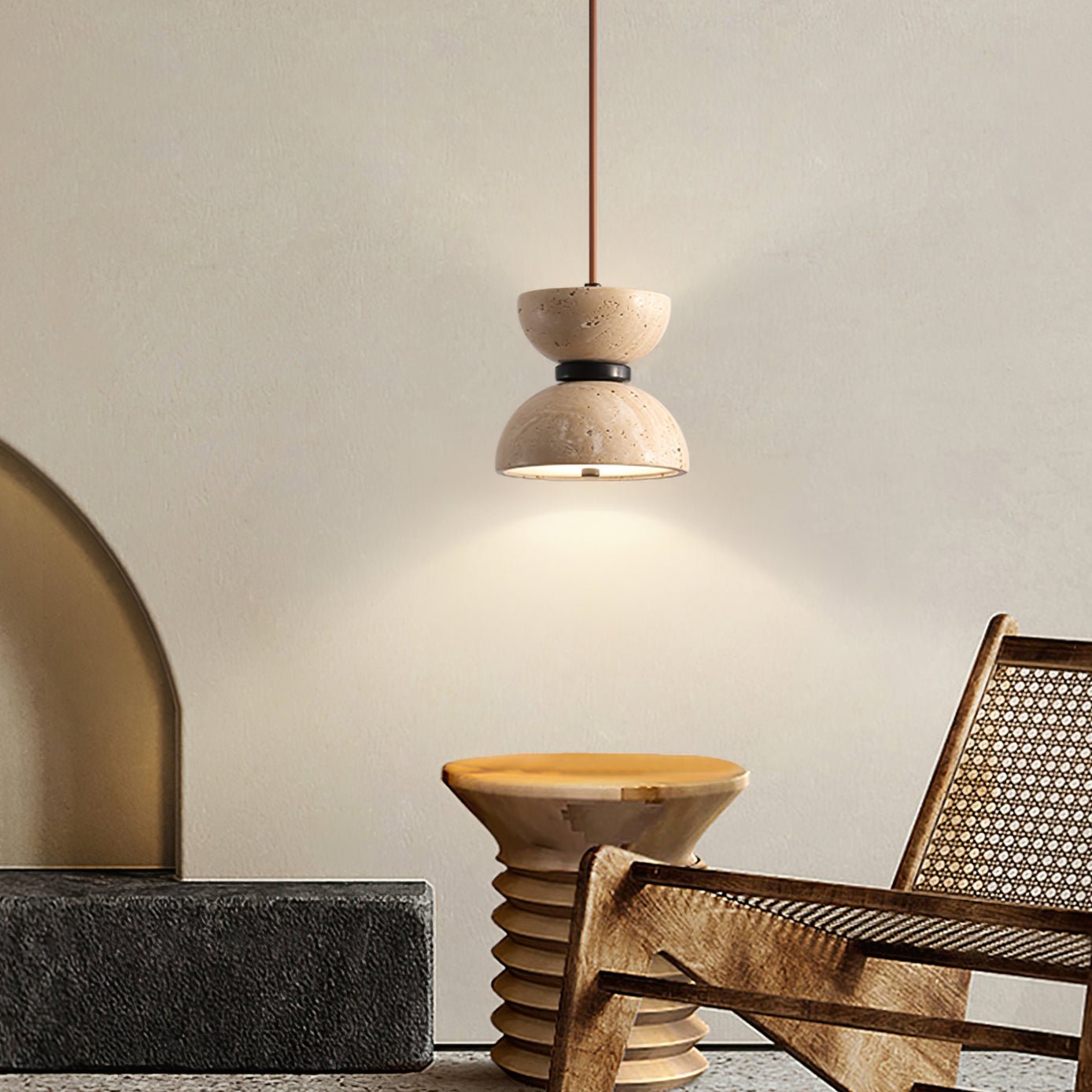 Suspension moderne Arnvard en Travertin jaune