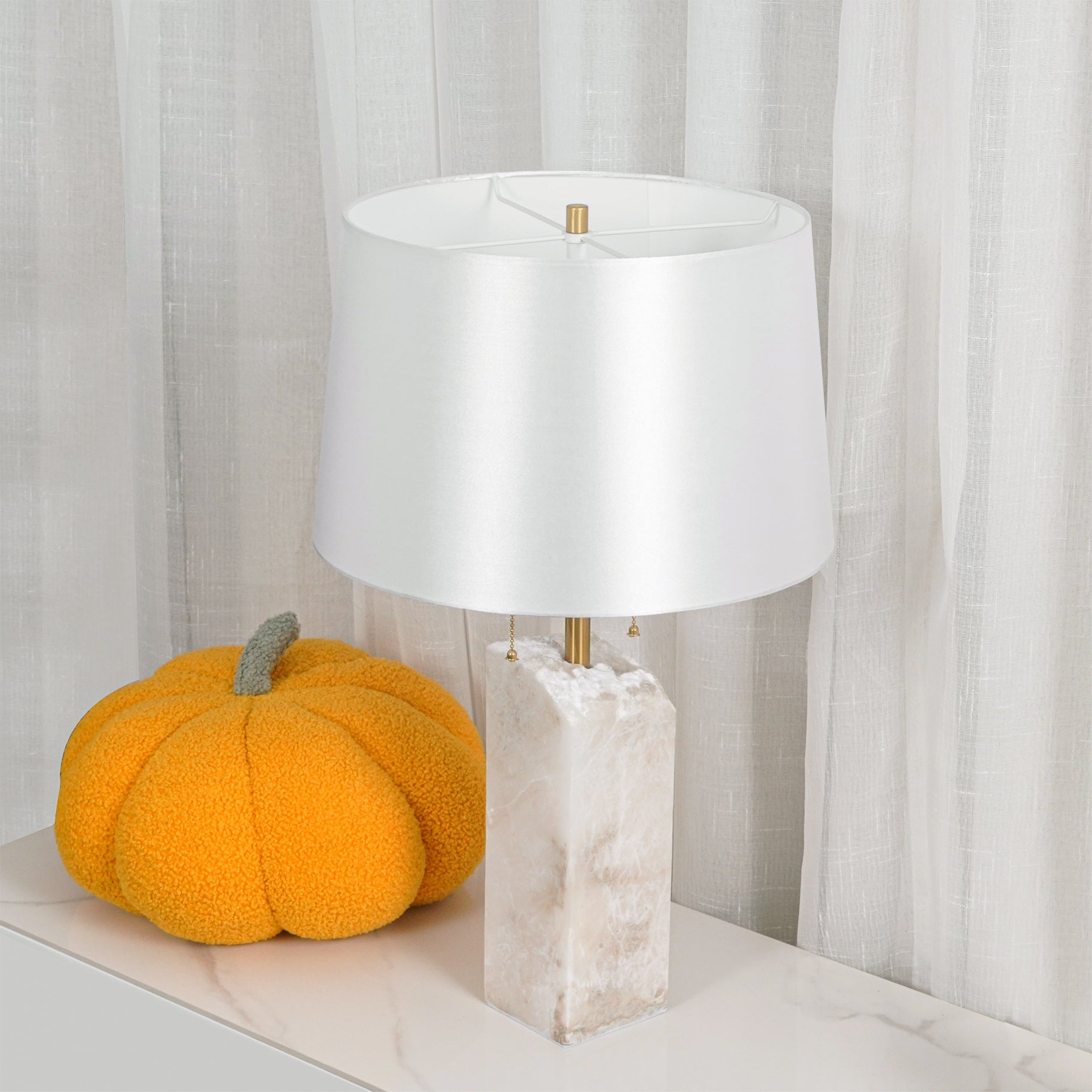 Lampe à poser moderne Ward en Doré et blanc albâtre