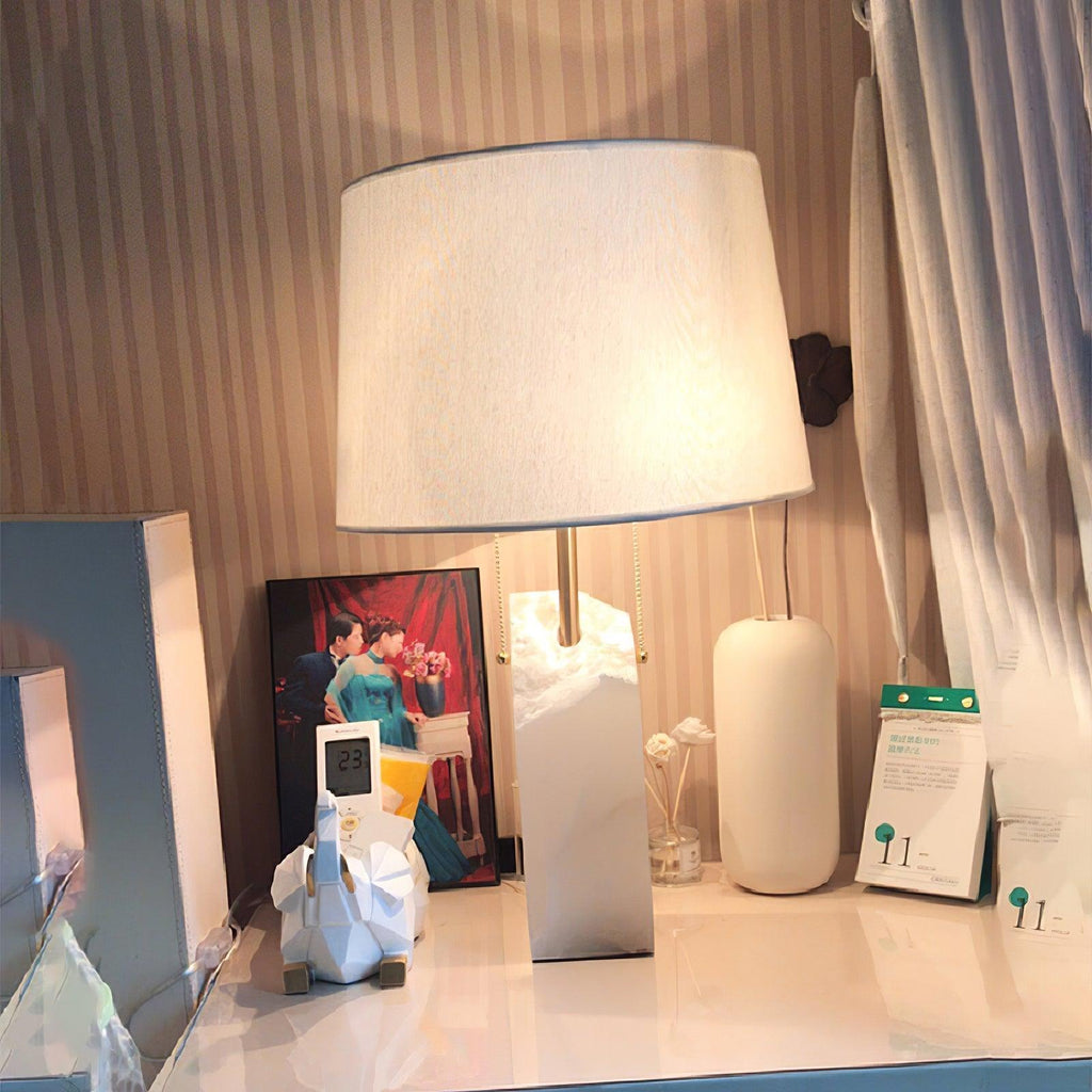 Lampe à poser moderne Ward en Doré et blanc albâtre