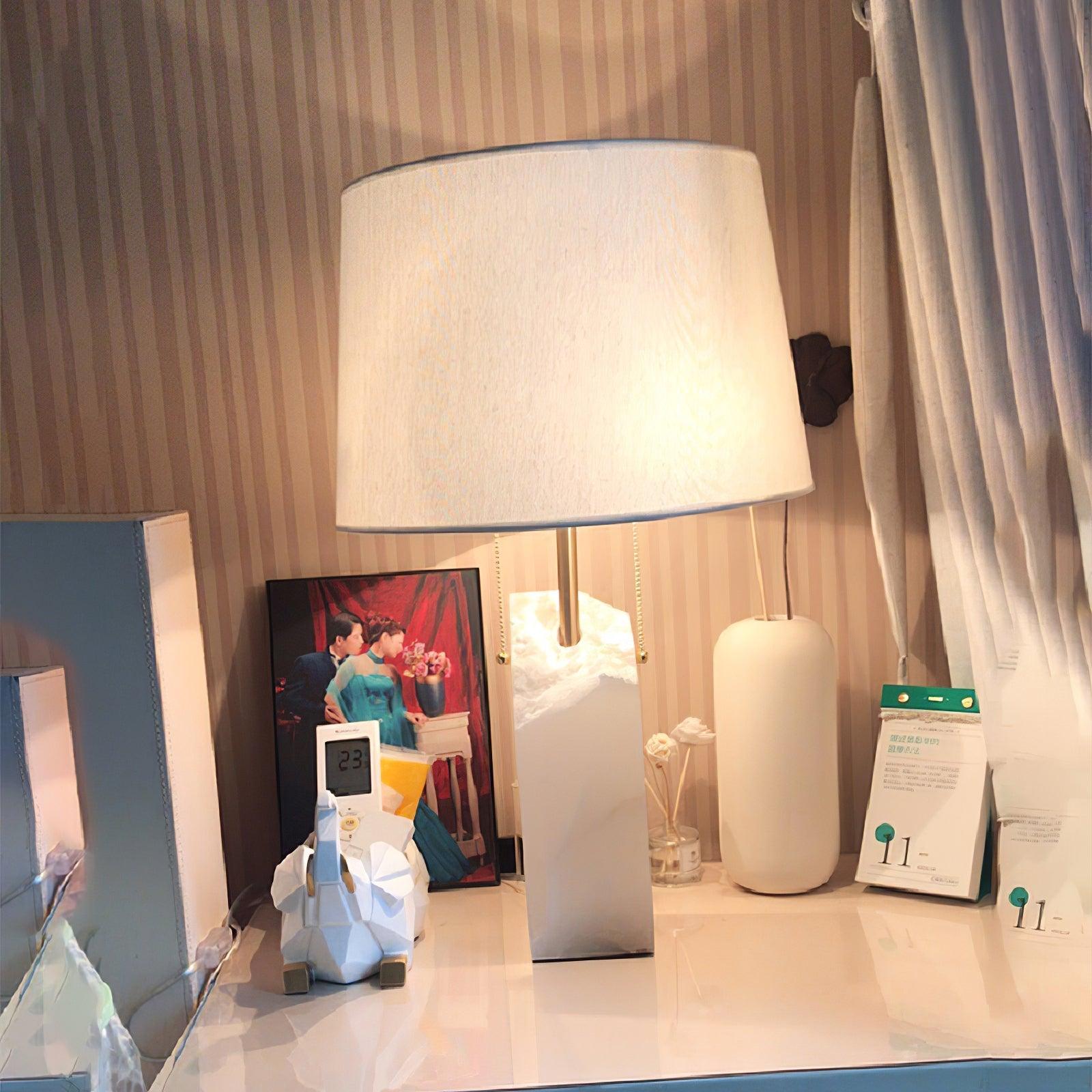 Lampe à poser moderne Ward en Doré et blanc albâtre