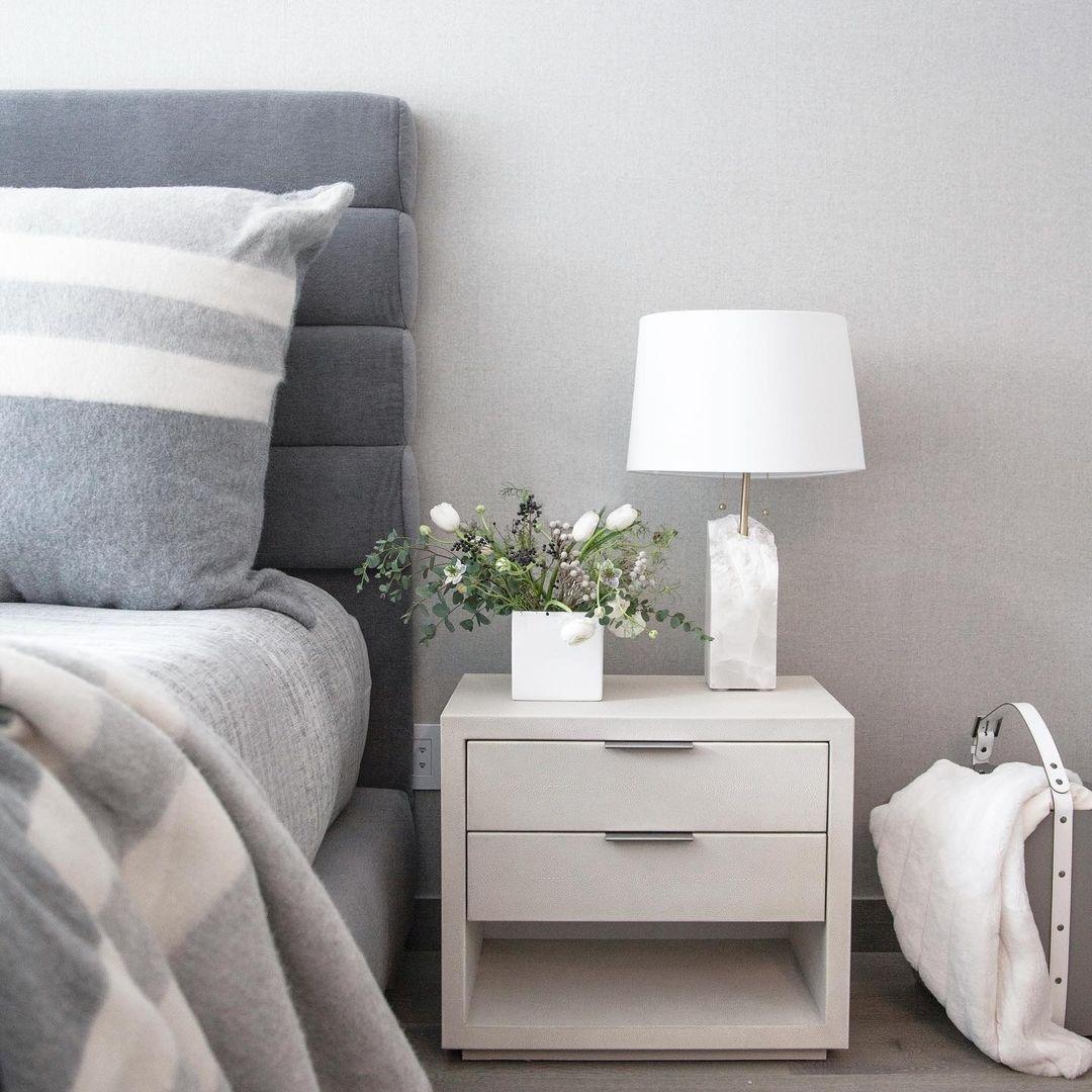 Lampe à poser moderne Ward en Doré et blanc albâtre