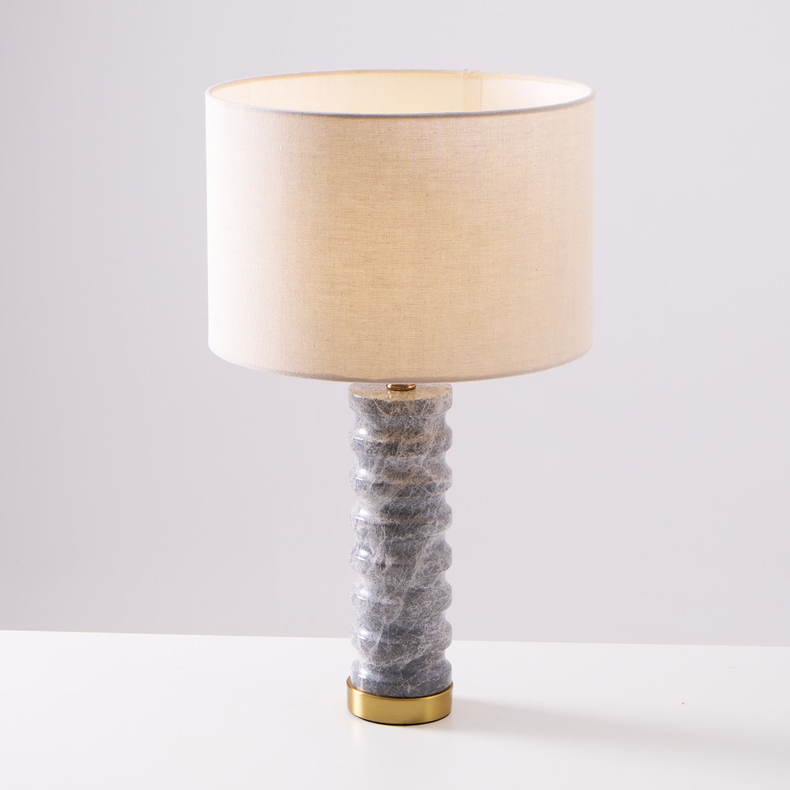 Lampe à poser moderne Jorund en pierre Gris et beige
