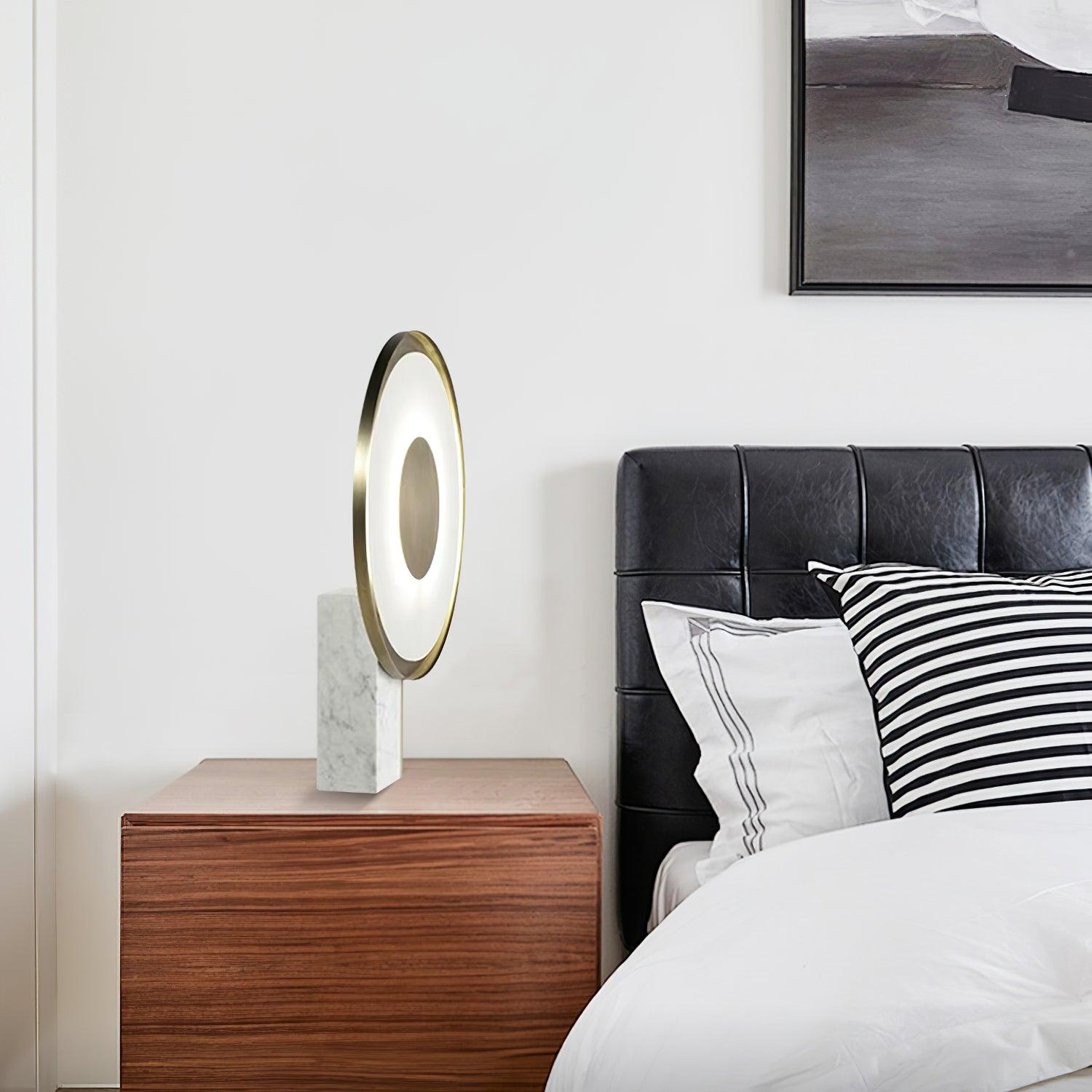 Lampe à poser moderne Reed en Fer Blanc et doré