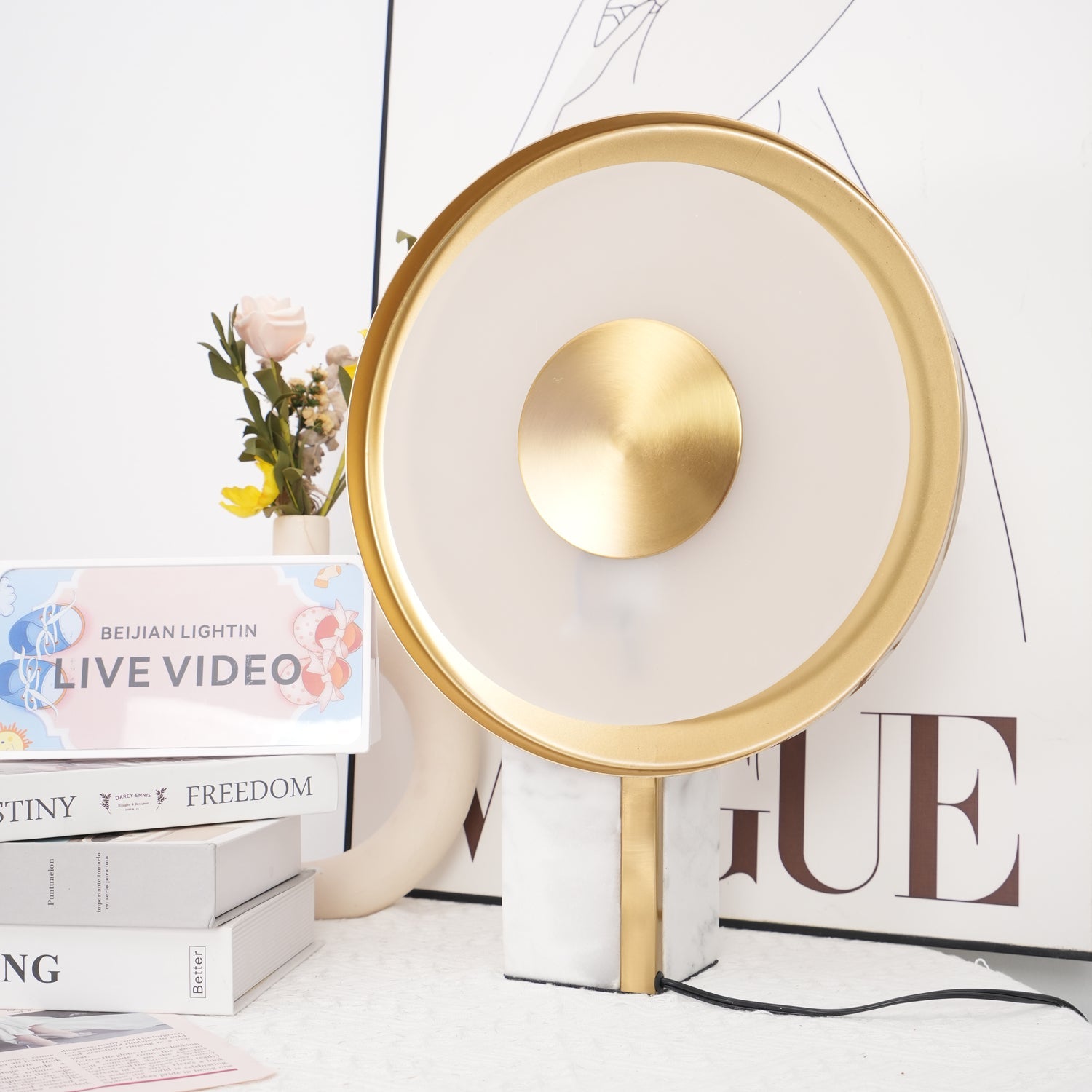 Lampe à poser moderne Reed en Fer Blanc et doré