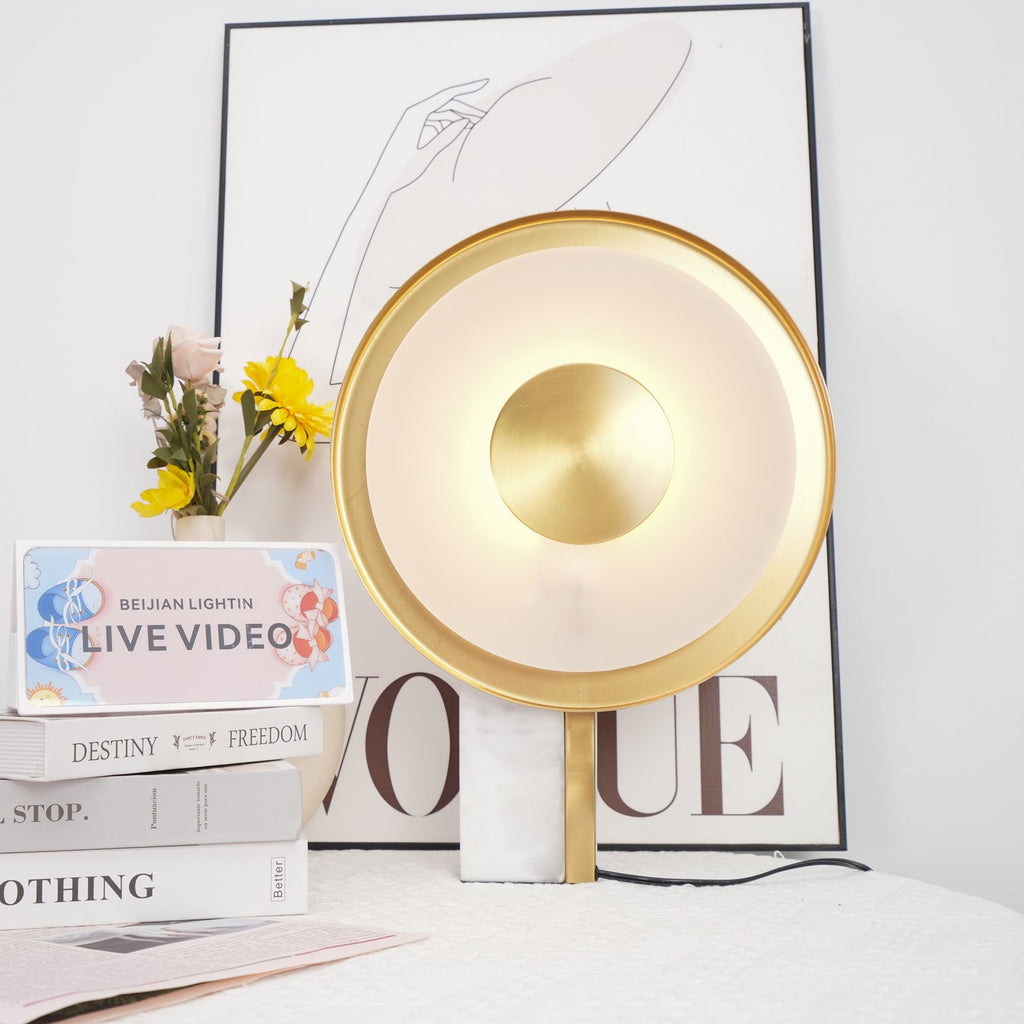 Lampe à poser moderne Reed en Fer Blanc et doré