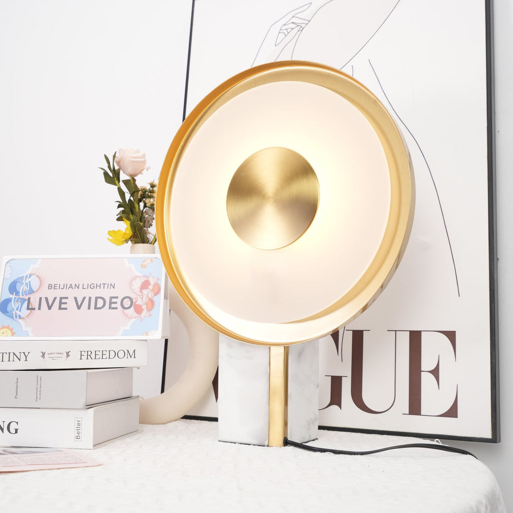Lampe à poser moderne Reed en Fer Blanc et doré
