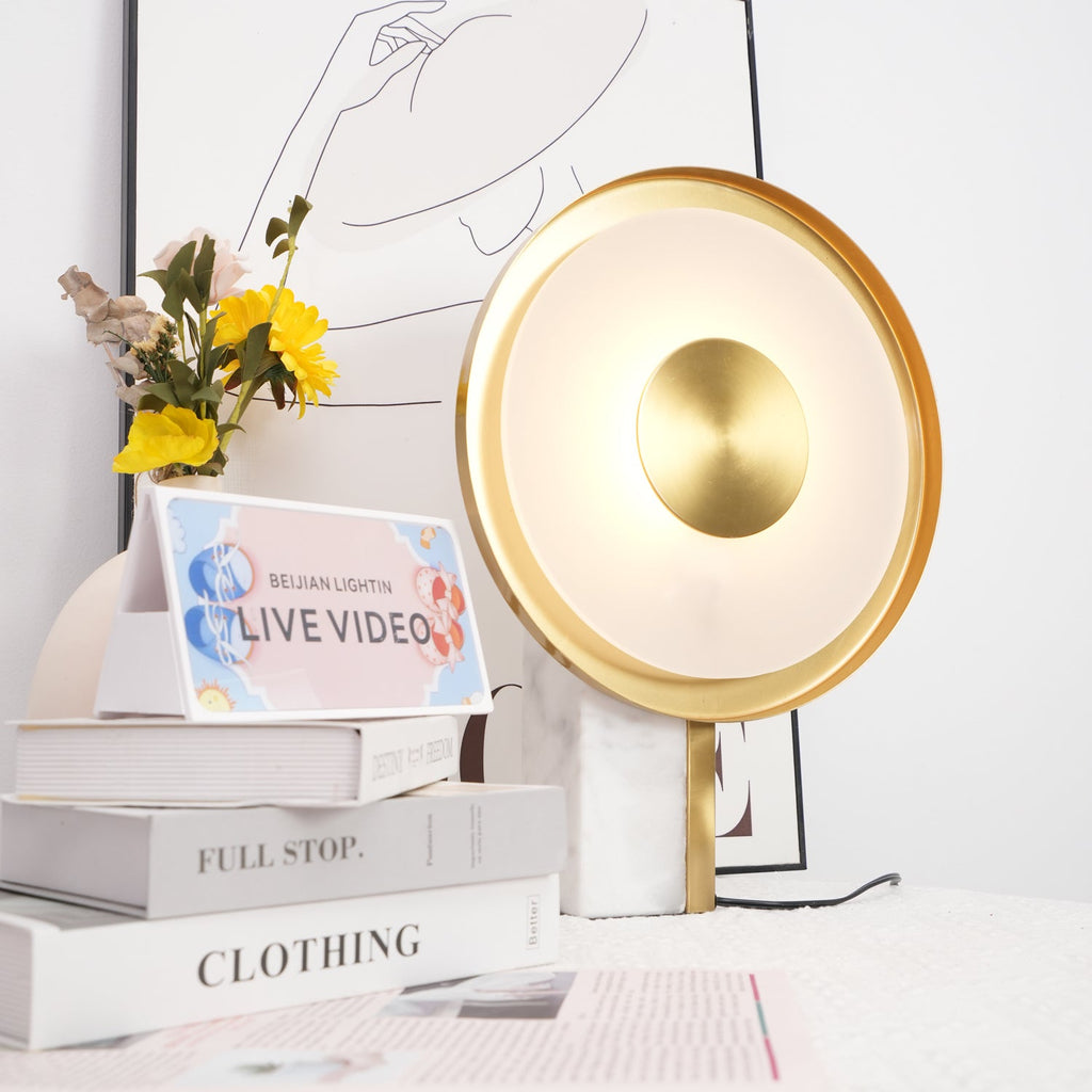 Lampe à poser moderne Reed en Fer Blanc et doré