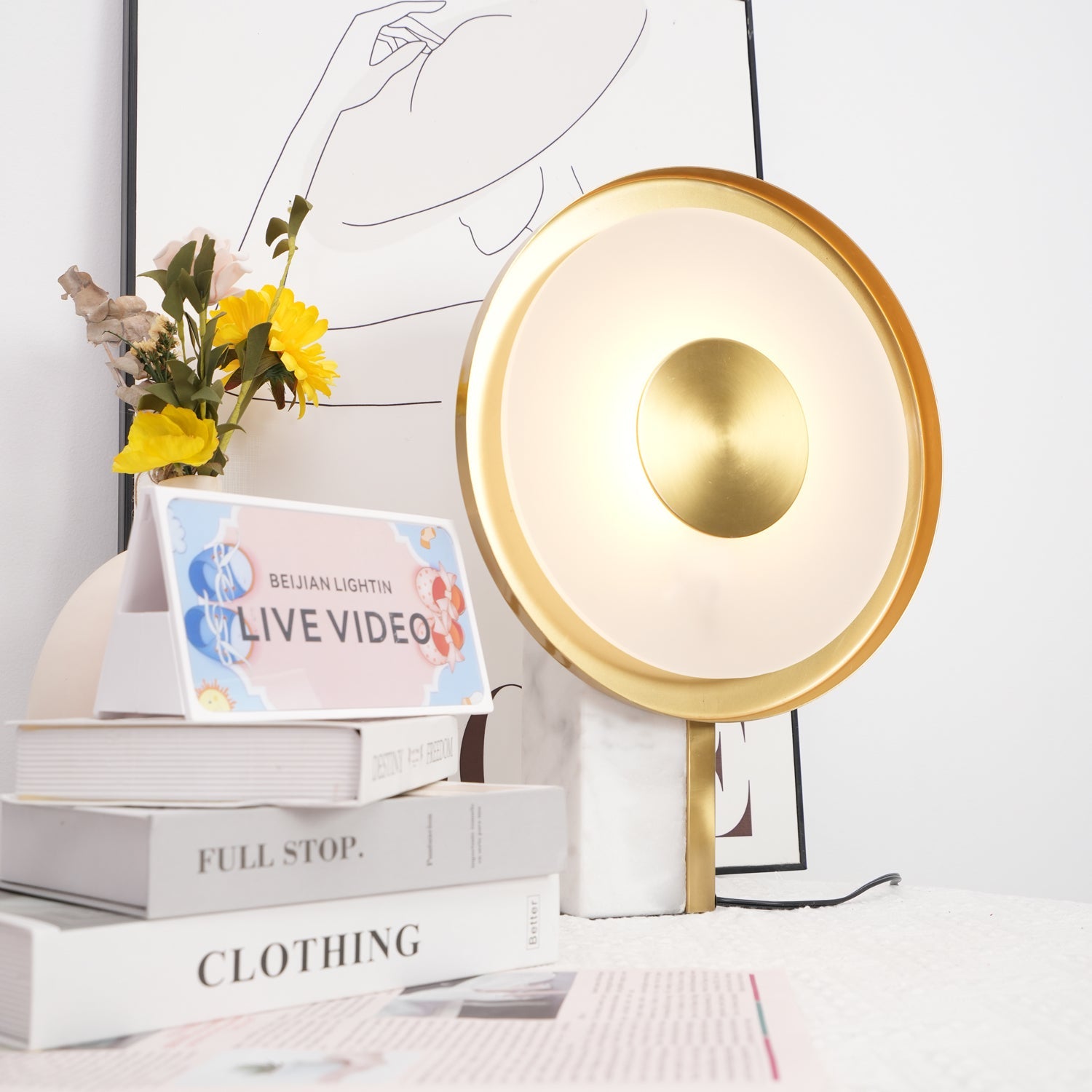 Lampe à poser moderne Reed en Fer Blanc et doré