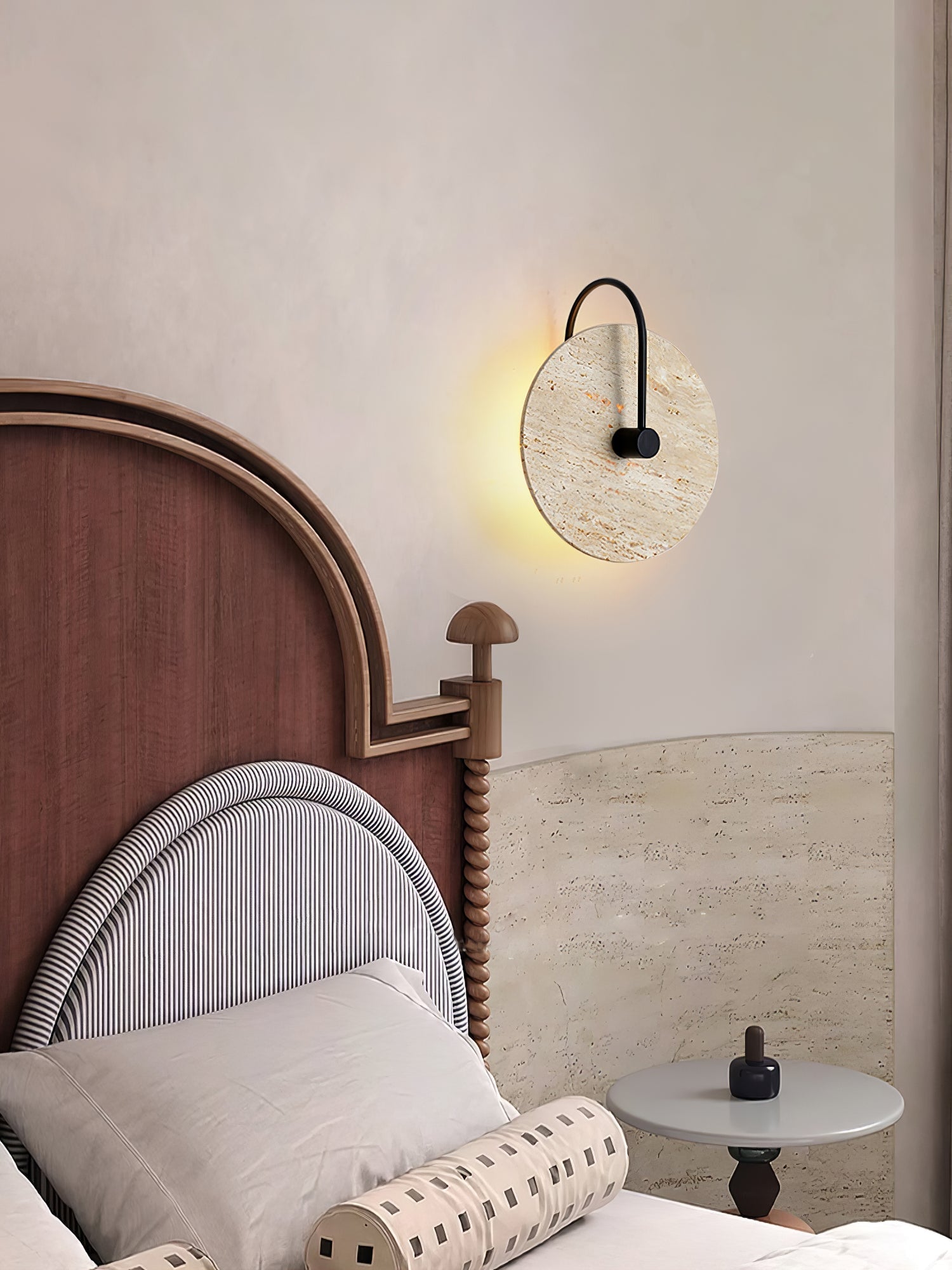 Applique murale moderne Frantz en Travertin jaune