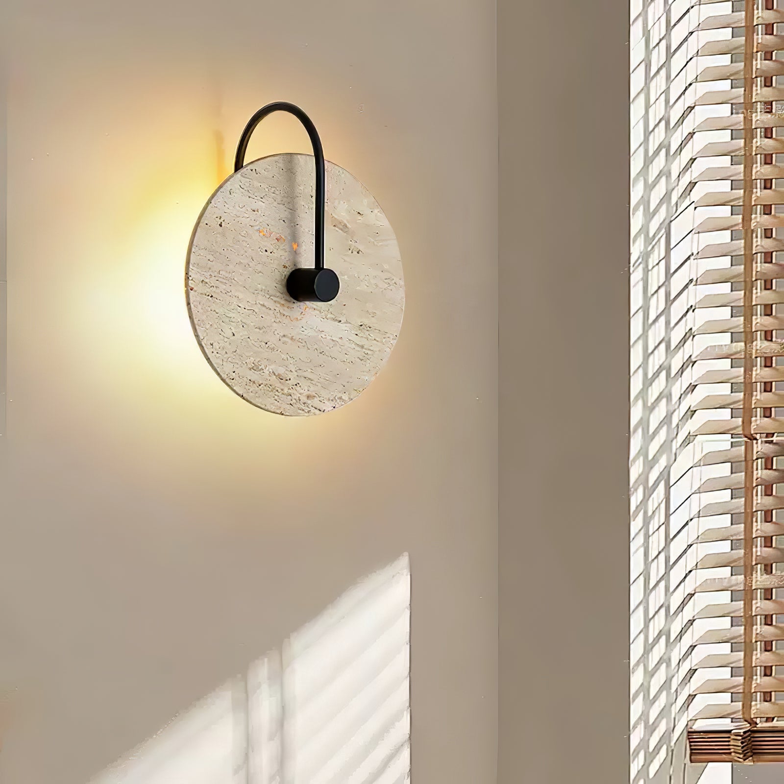 Applique murale moderne Frantz en Travertin jaune