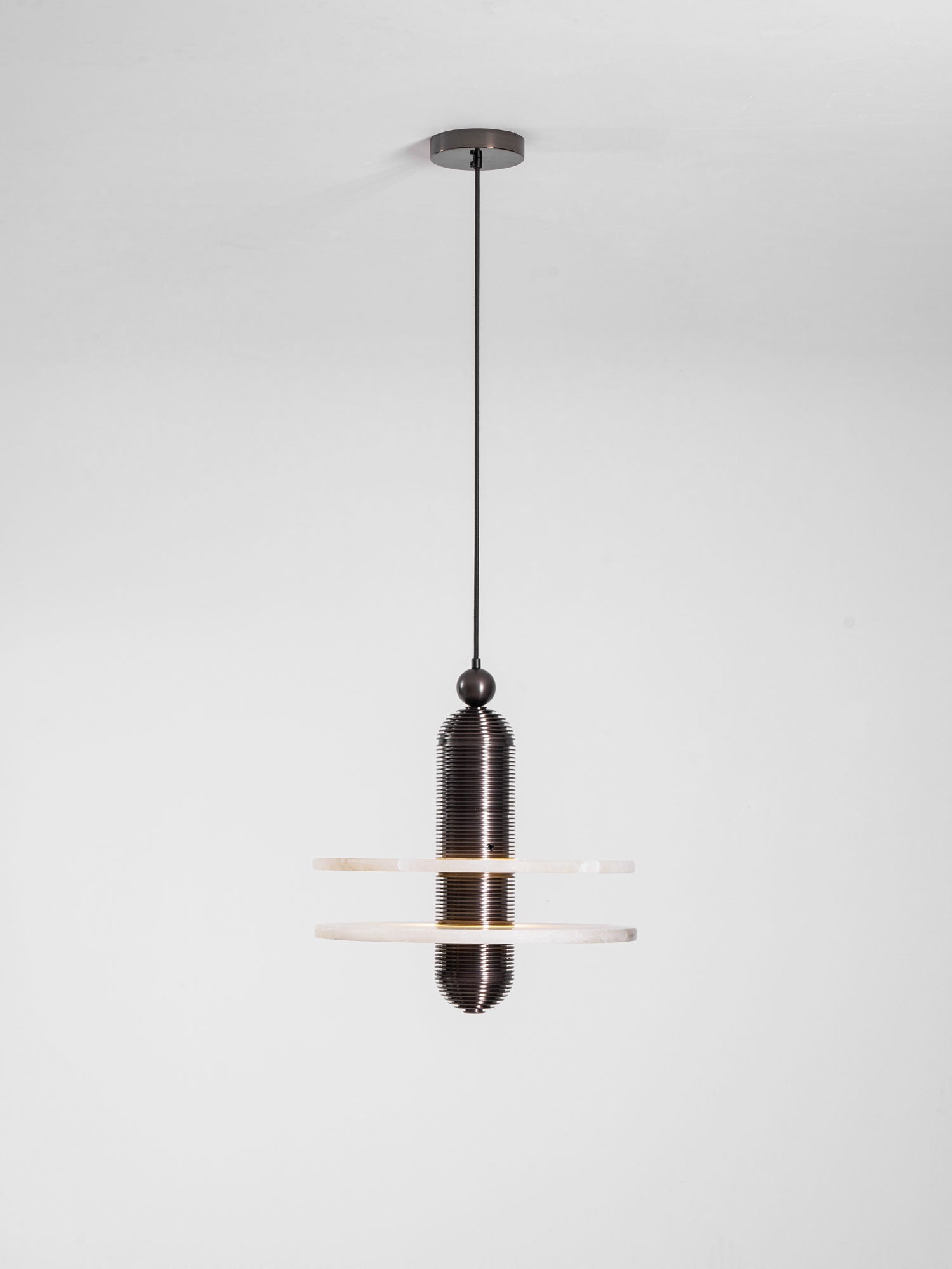 Suspension moderne Lambert en Albâtre Noir et blanc