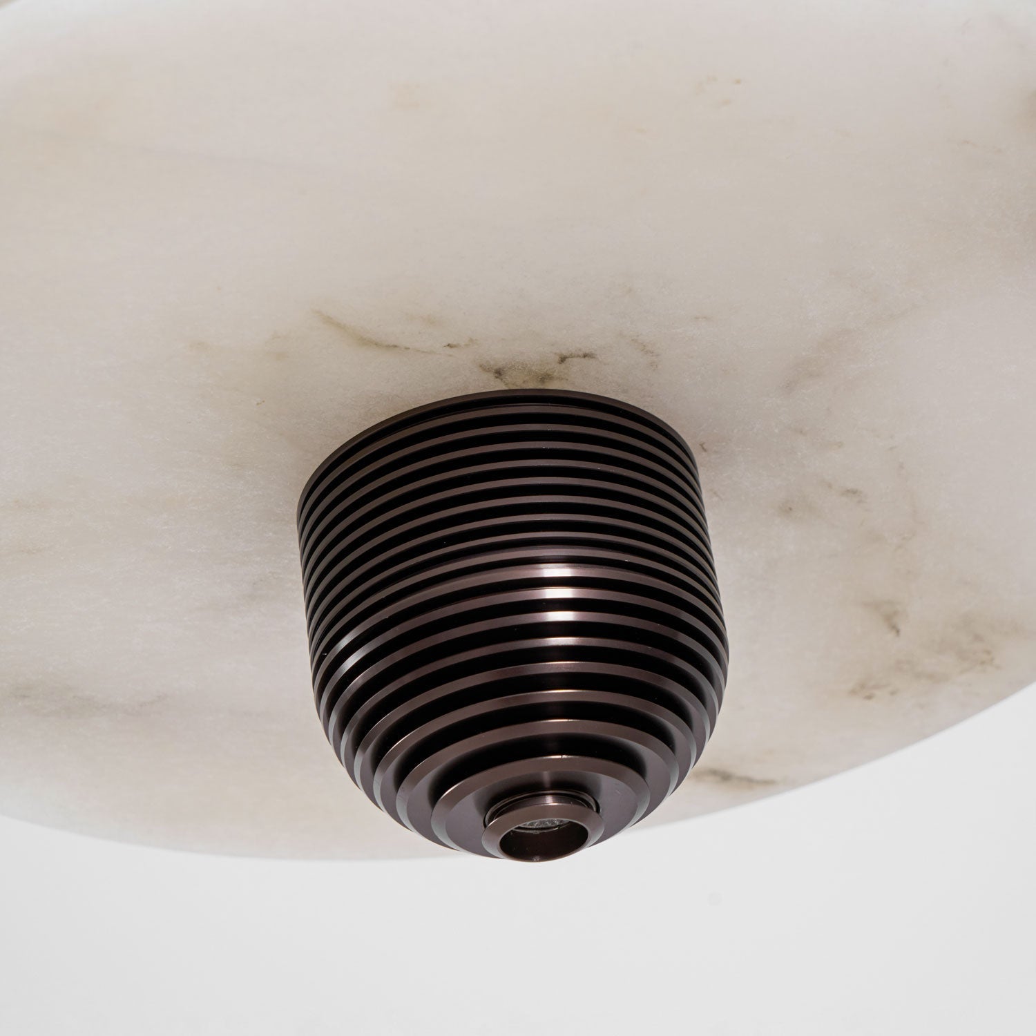 Suspension moderne Lambert en Albâtre Noir et blanc
