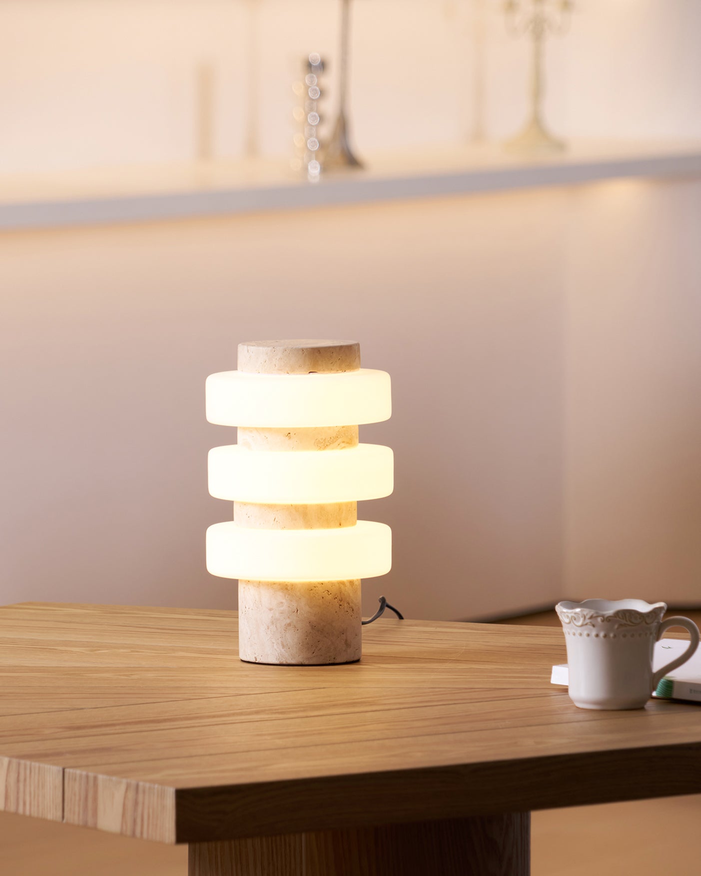 Lampe à poser moderne Otway en Travertin Vert marbre et blanc