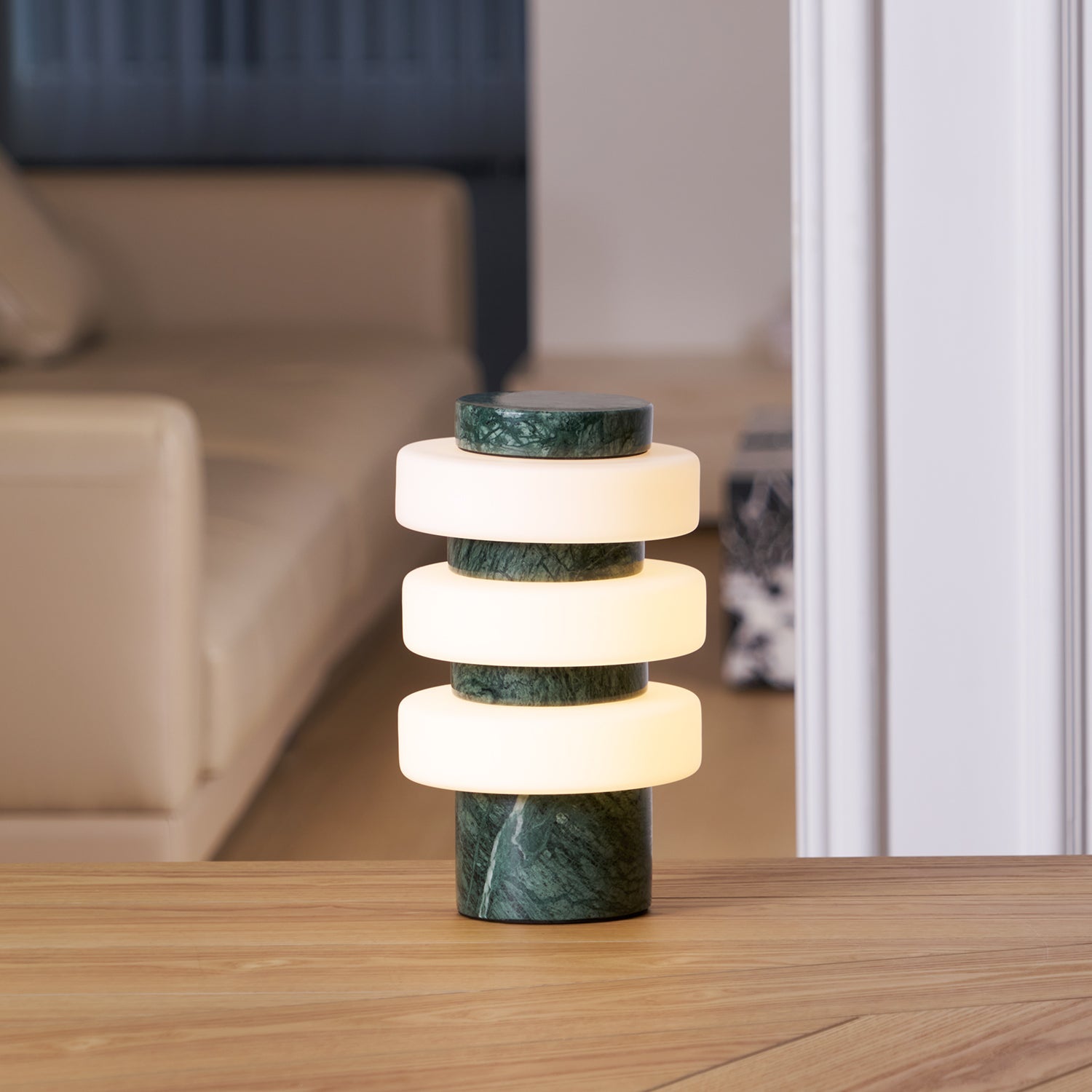 Lampe à poser moderne Otway en Travertin Vert marbre et blanc