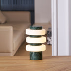Lampe à poser moderne Otway en Marbre Travertin jaune et blanc