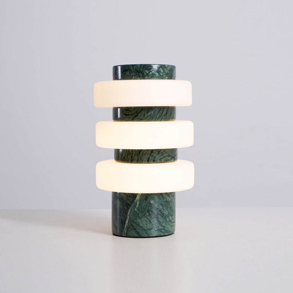 Lampe à poser moderne Otway en Marbre Travertin jaune et blanc