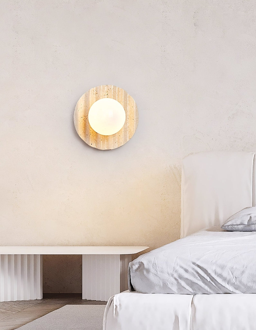 Applique murale moderne Alfie en Travertin jaune et blanc