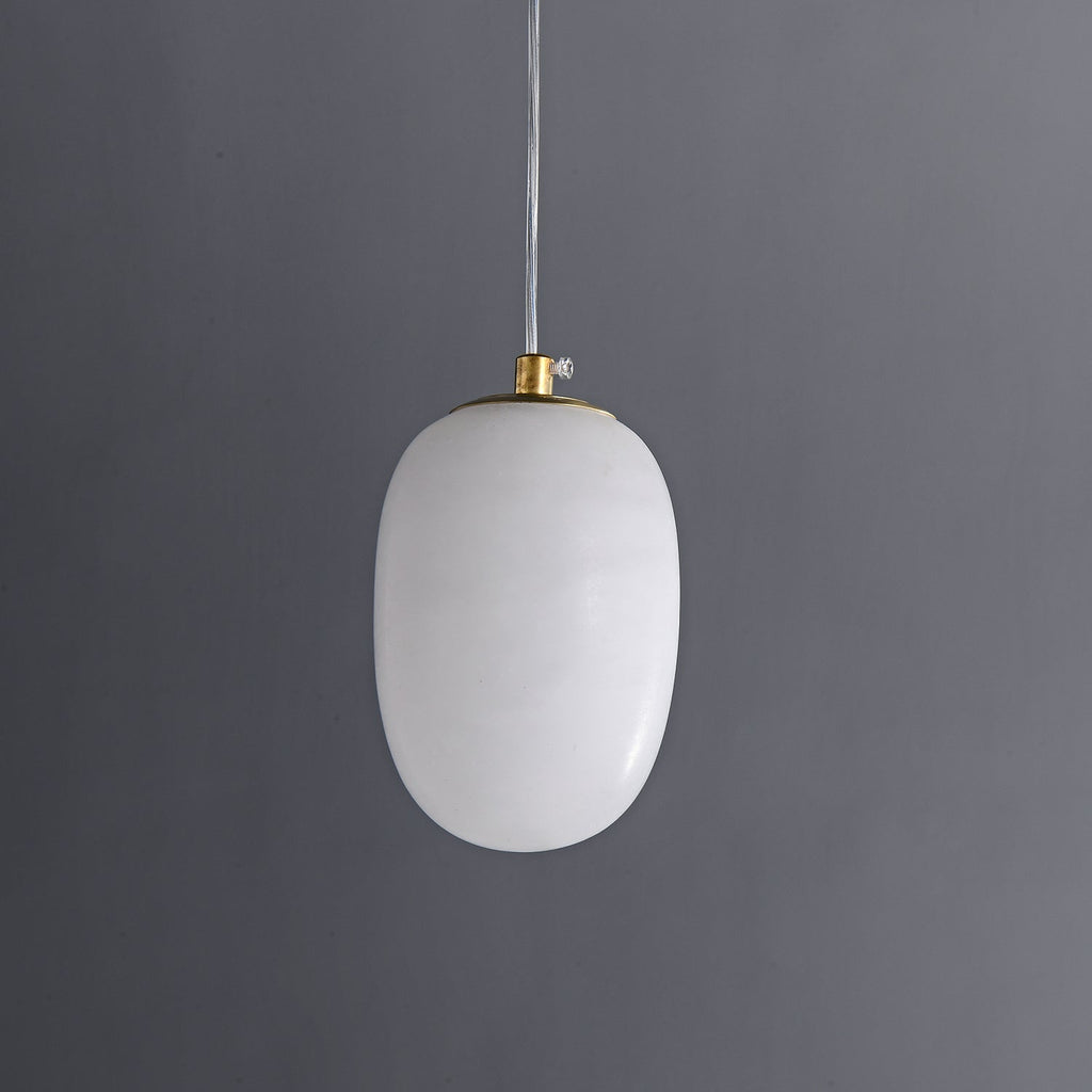 Suspension moderne Xander en Albâtre Laiton et blanc