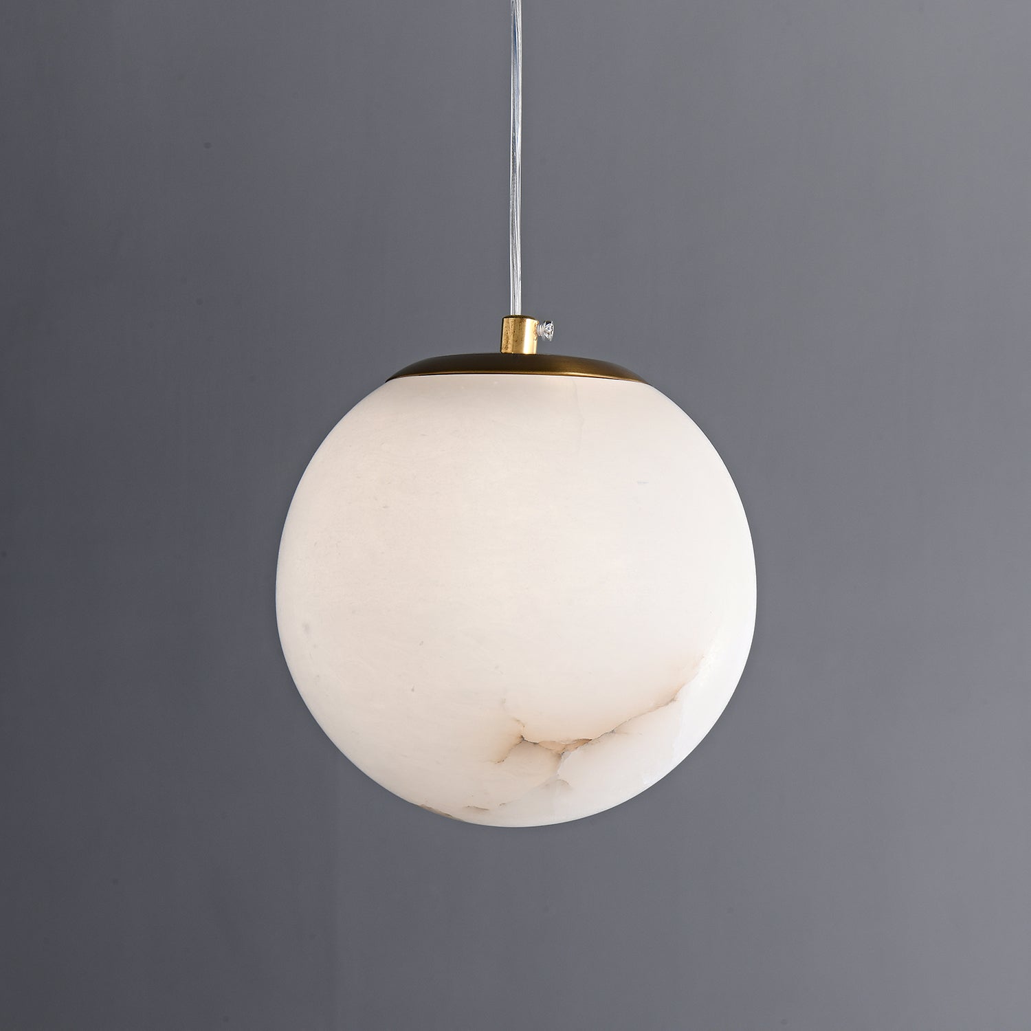 Suspension moderne Xander en Albâtre Laiton et blanc