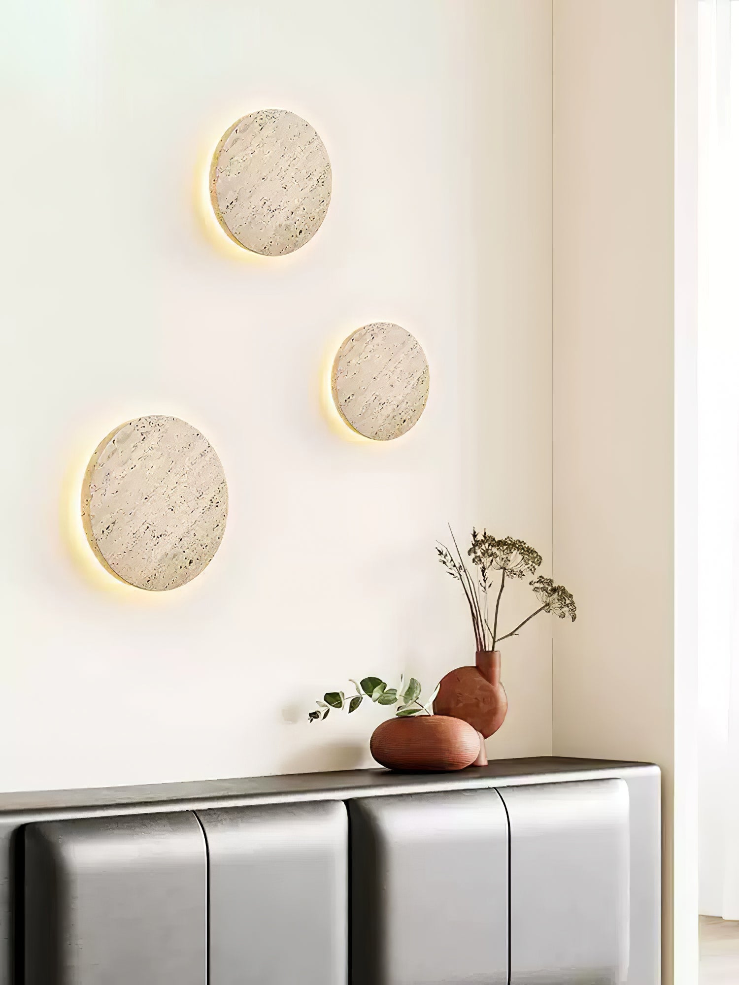Applique murale moderne Saku en Travertin jaune