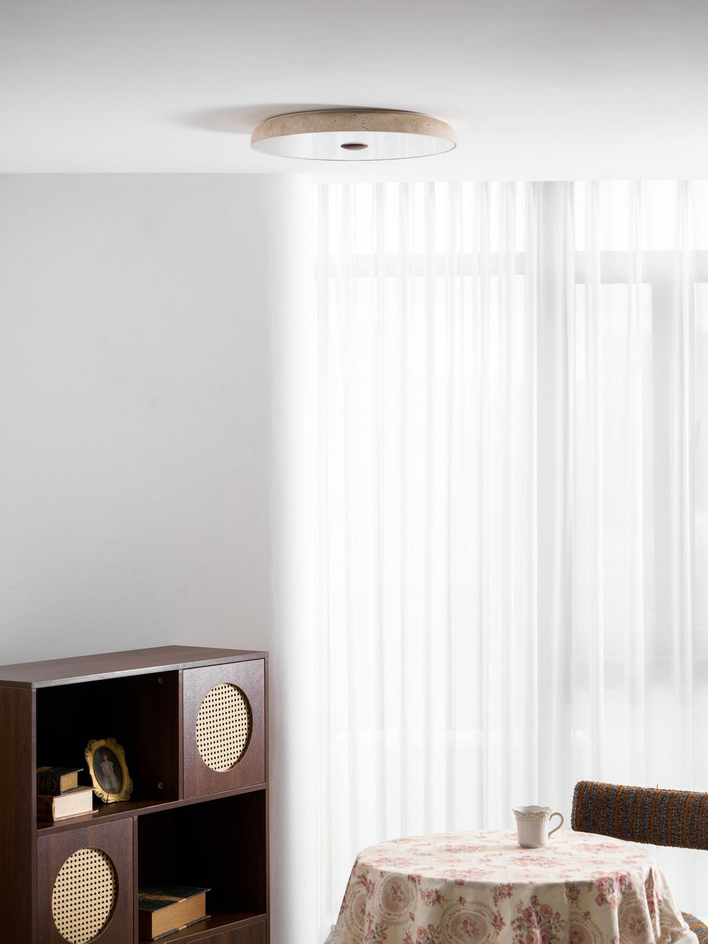 Plafonnier moderne Remus en Travertin jaune et blanc
