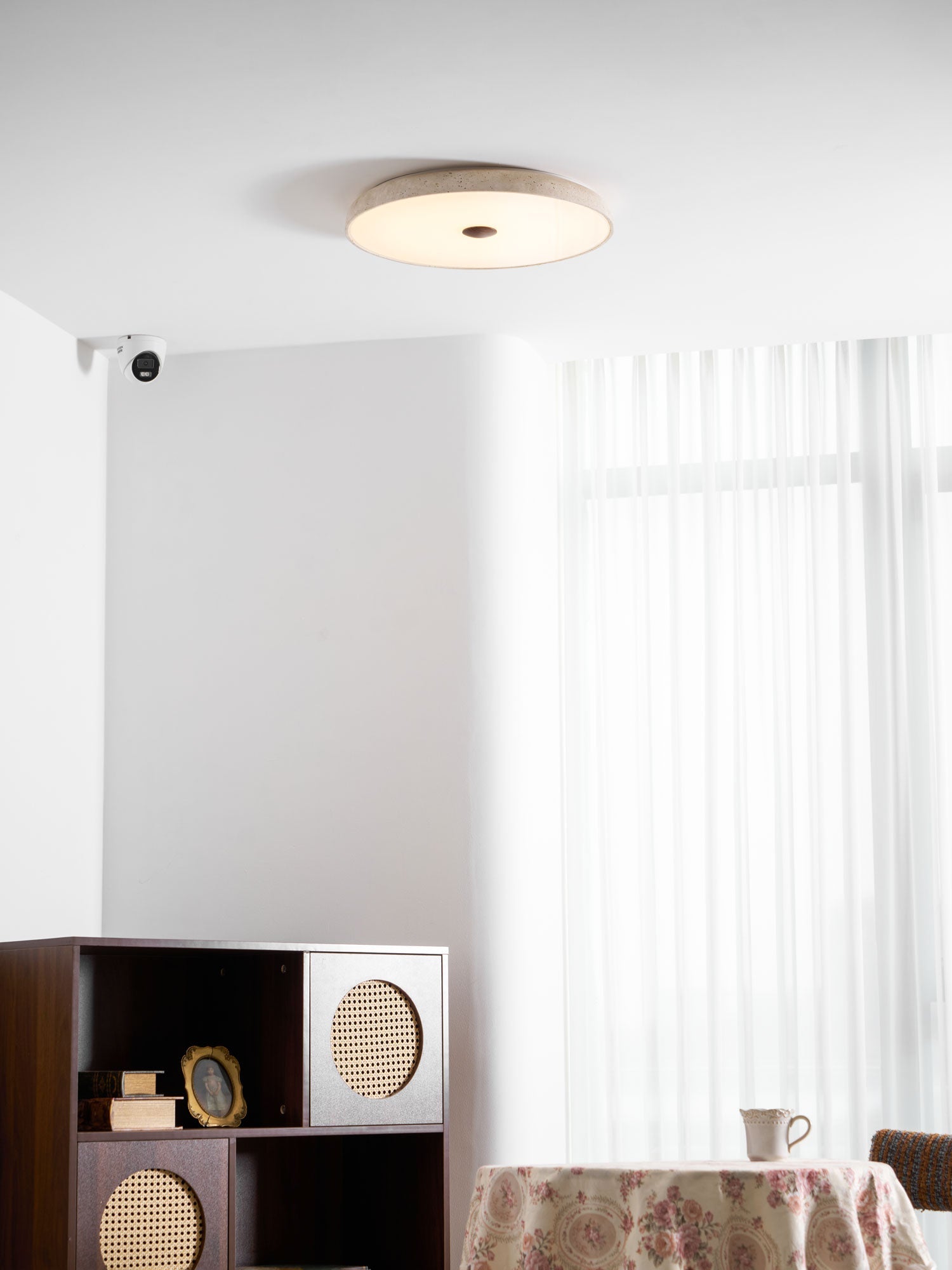Plafonnier moderne Remus en Travertin jaune et blanc
