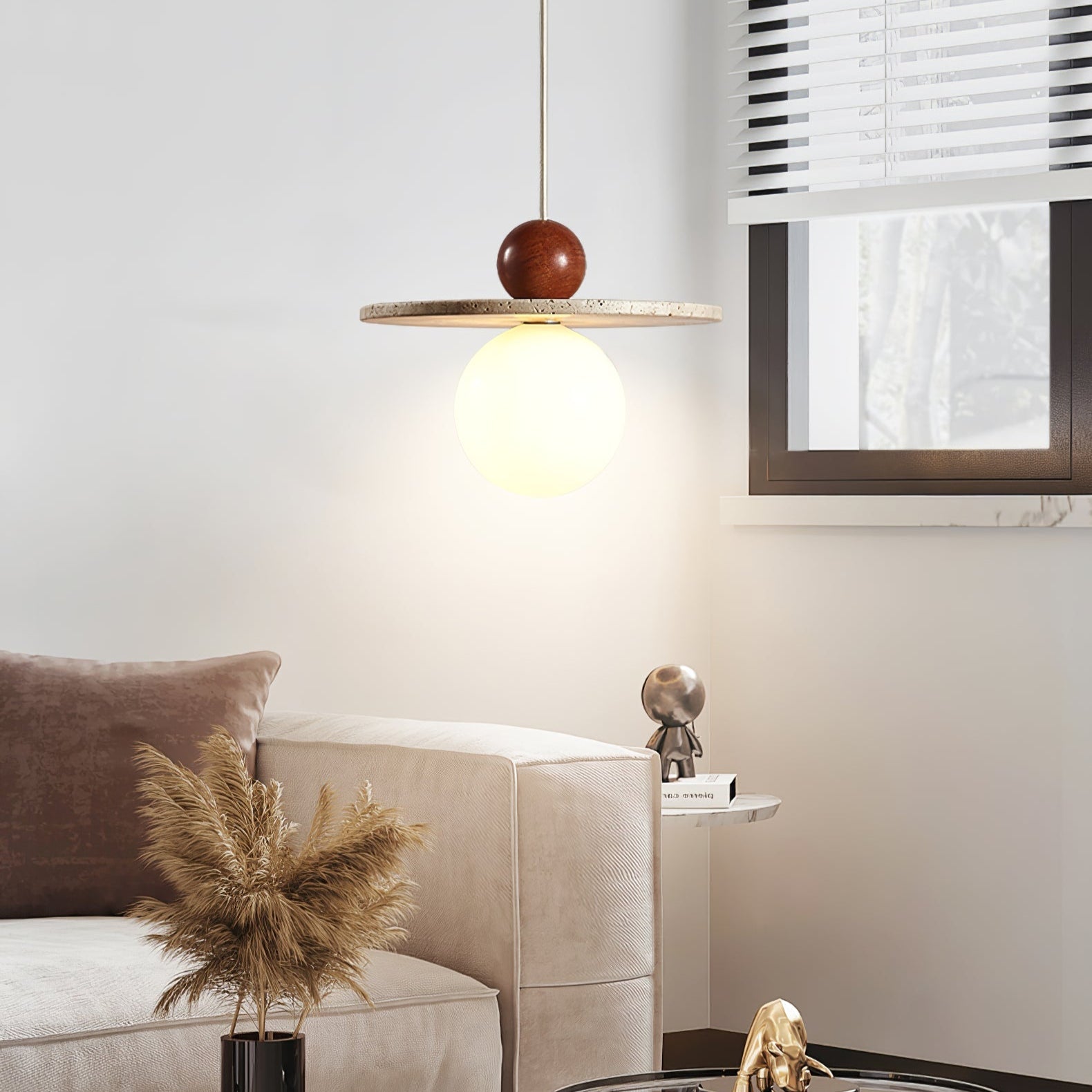 Suspension moderne Hjalmar en Travertin jaune et rouge bois
