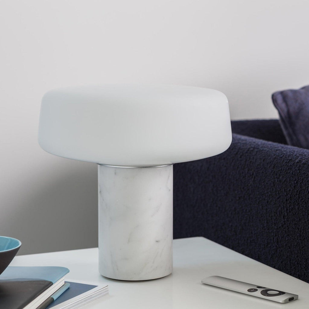 Lampe à poser moderne Byrne en Vert marbre et blanc