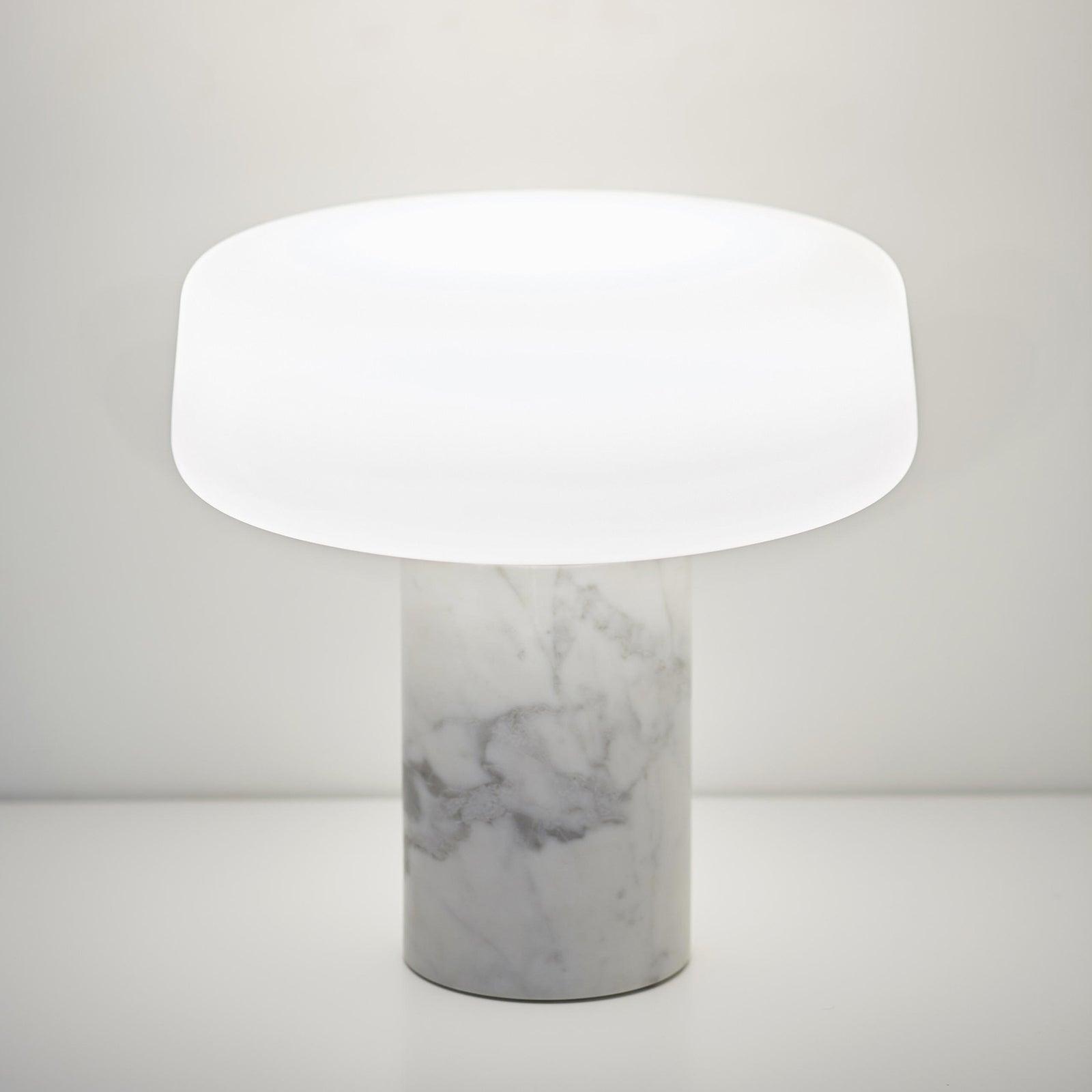 Lampe à poser moderne Byrne en Vert marbre et blanc