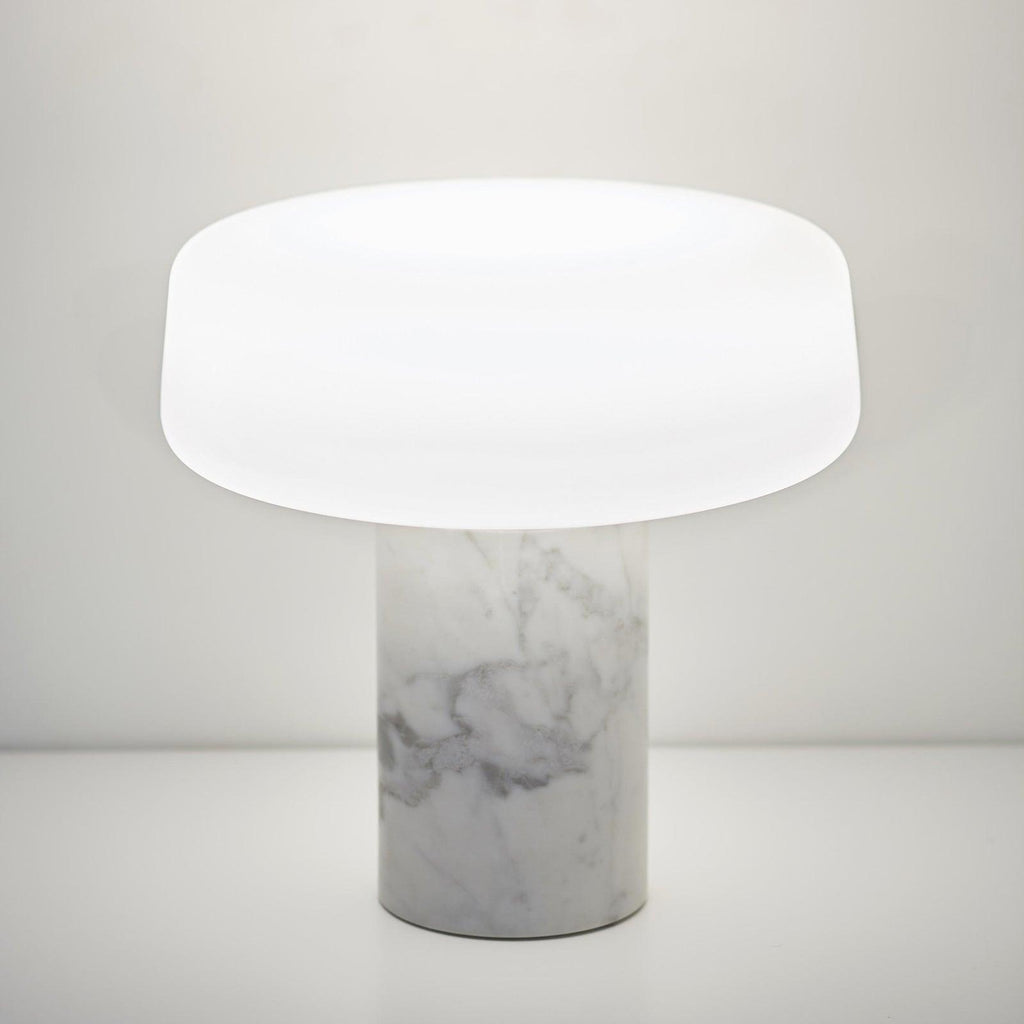 Lampe à poser moderne Byrne en Blanc marbre et blanc
