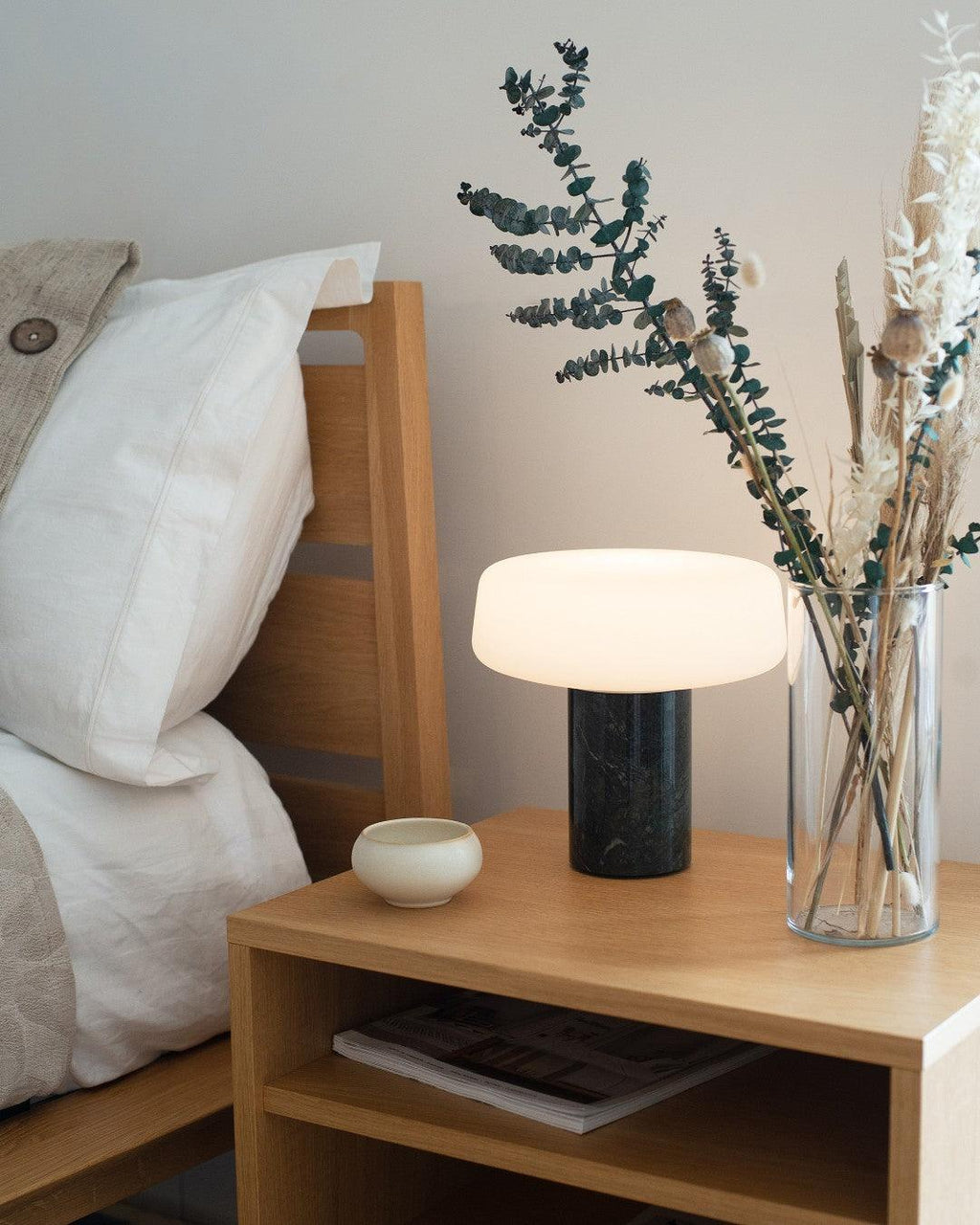 Lampe à poser moderne Byrne en Blanc marbre et blanc