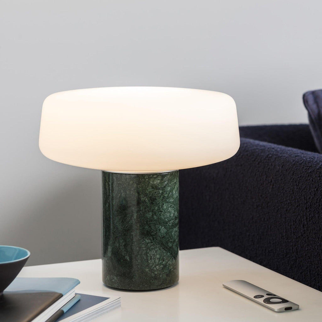 Lampe à poser moderne Byrne en Blanc marbre et blanc