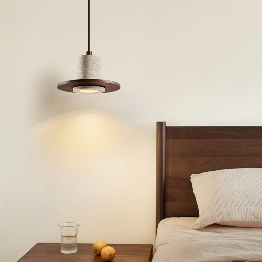 Suspension moderne Eggert en Noyer bois et travertin jaune