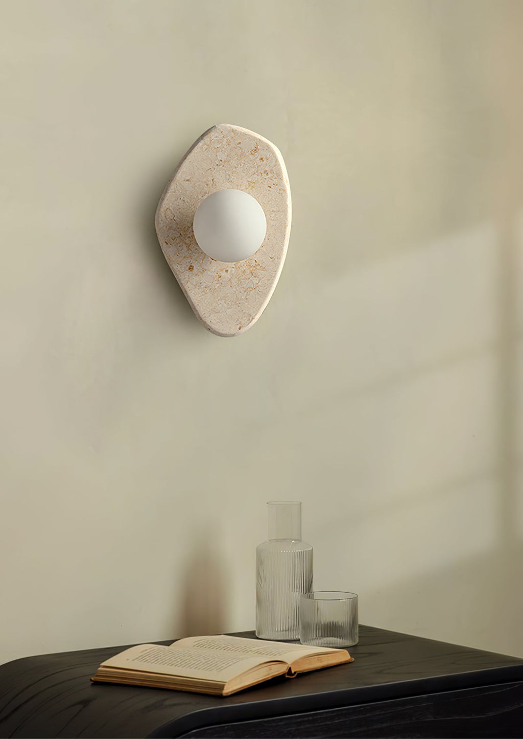 Applique murale moderne Aslak en pierre Coral rouge