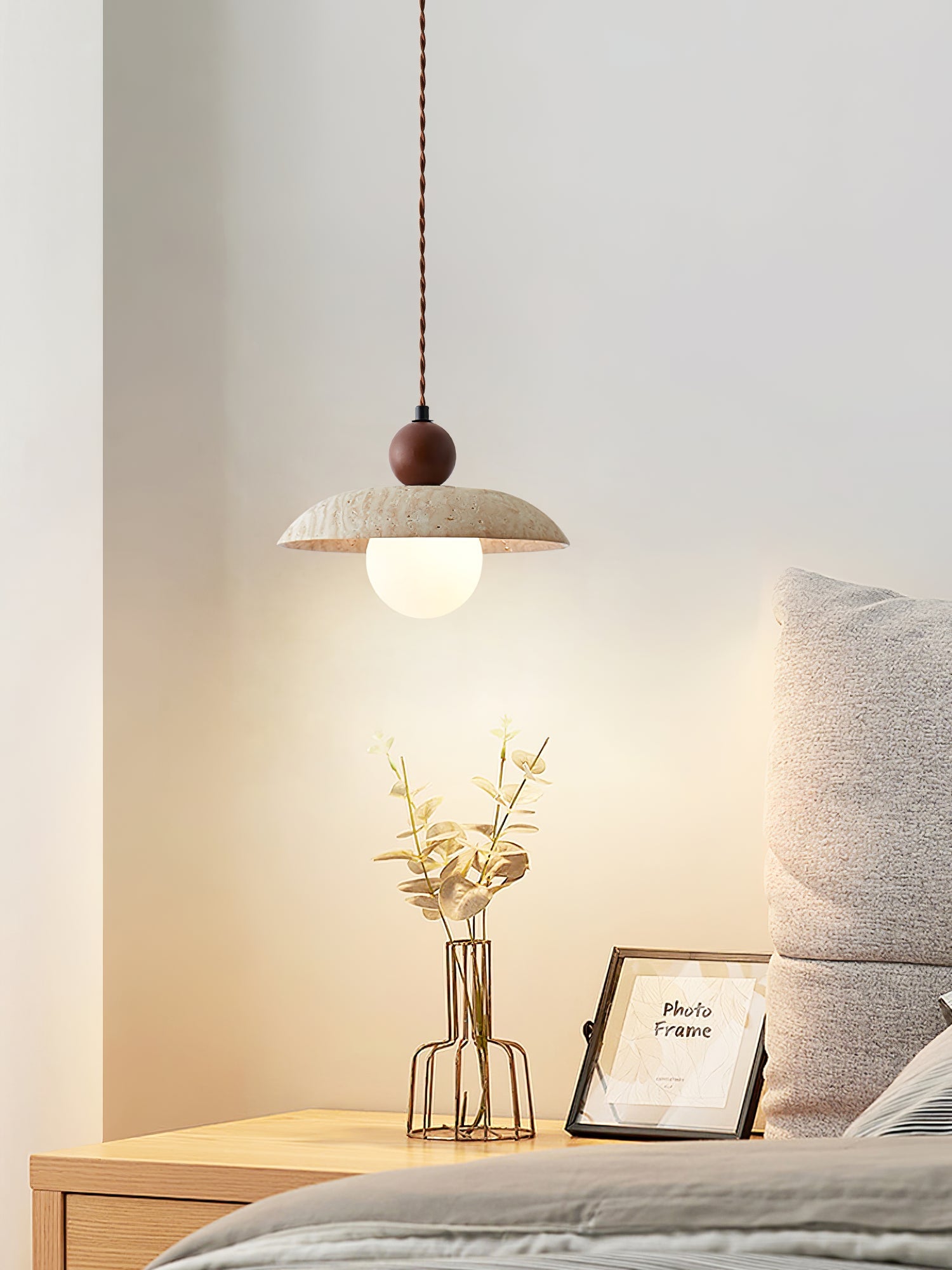 Suspension moderne Rodney en Travertin jaune et noyer bois