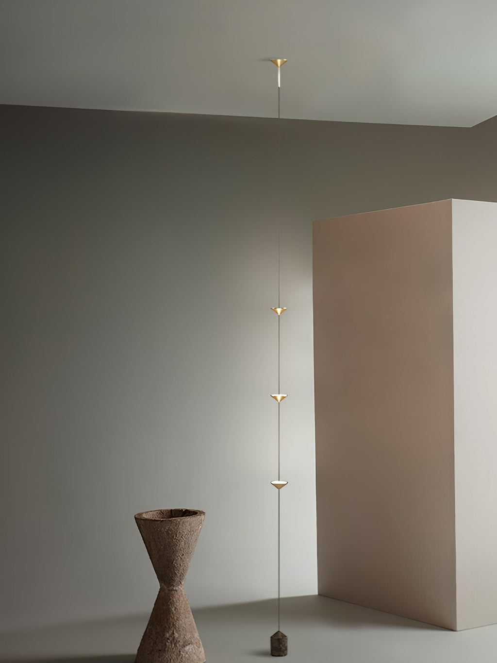 Lampadaire moderne Vaughan en Fer, Métal, Marbre Doré et noir