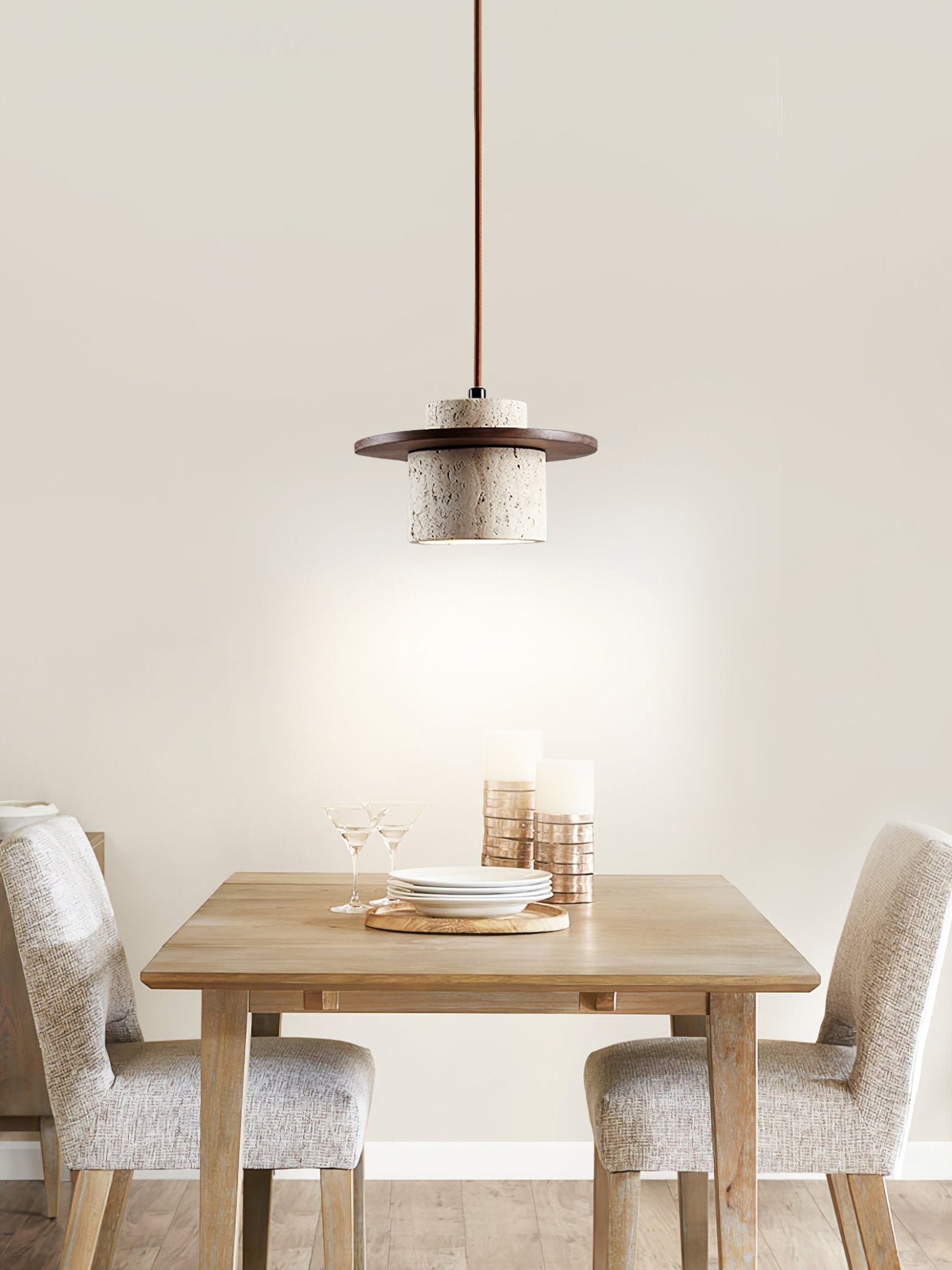 Suspension moderne Keats en Bois et travertin jaune