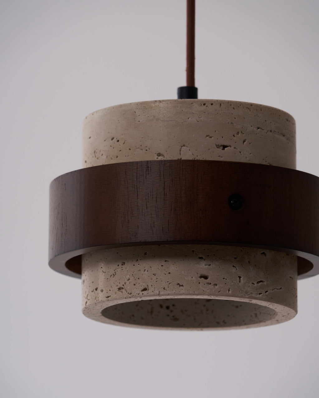 Suspension moderne Karsten en Noyer et travertin jaune