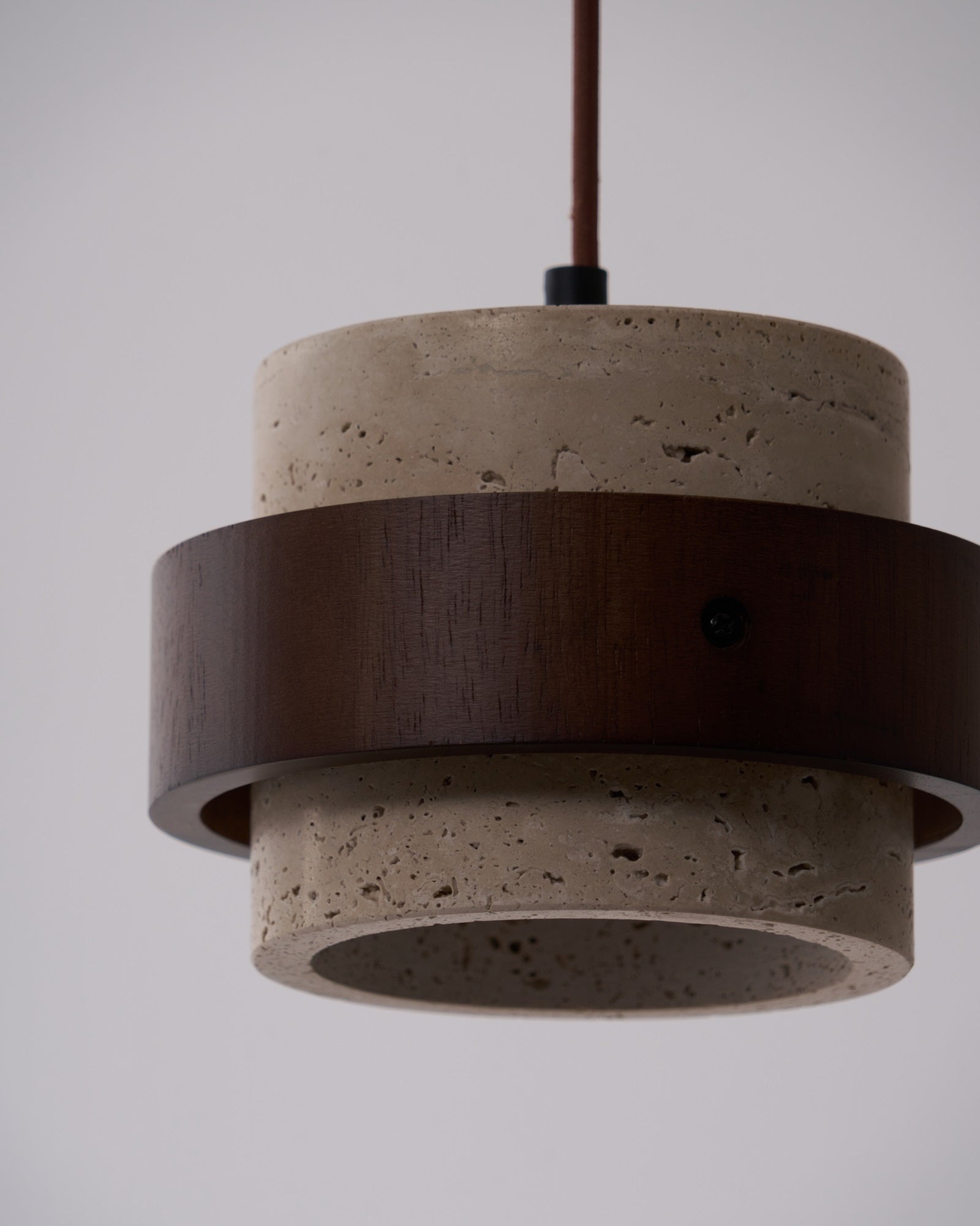 Suspension moderne Karsten en Noyer et travertin jaune