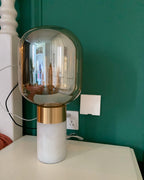 Lampe à poser moderne Hreinn en Blanc marbre et Cognac
