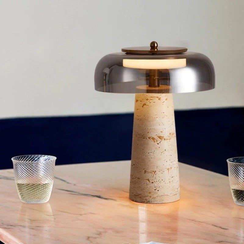 Lampe à poser moderne Kaino en Smoky gris et travertin jaune