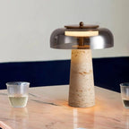Lampe à poser moderne Kaino en Smoky gris et travertin jaune