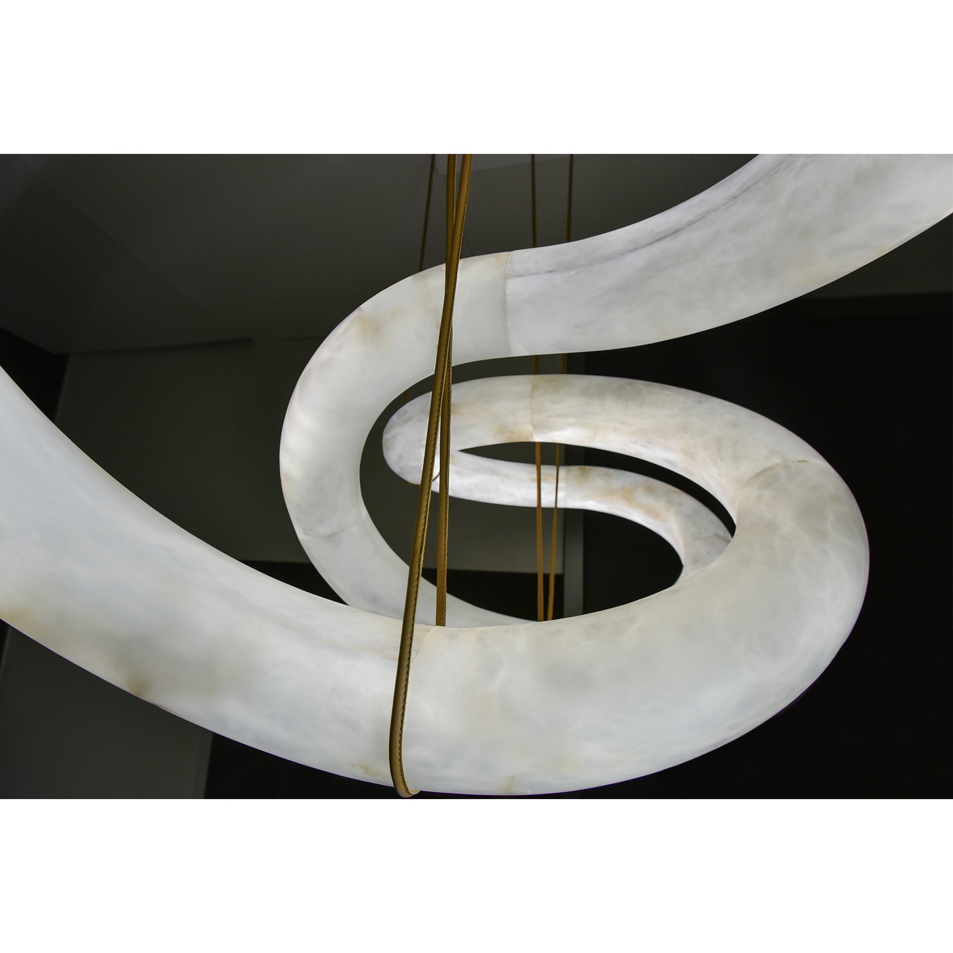 Suspension moderne Jarrod en Laiton et albâtre blanc