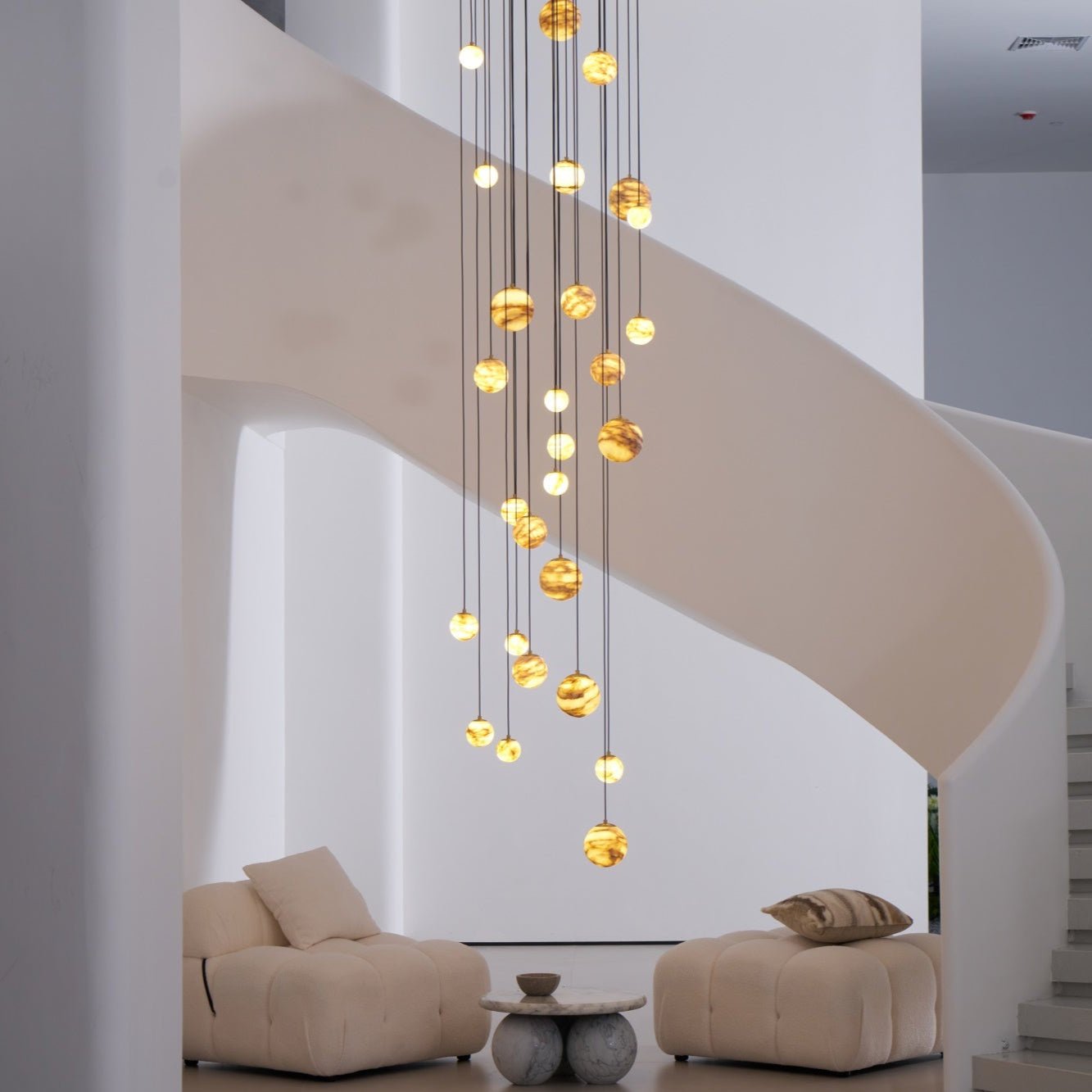 Lustre moderne Brynar en Doré et Naturel albâtre